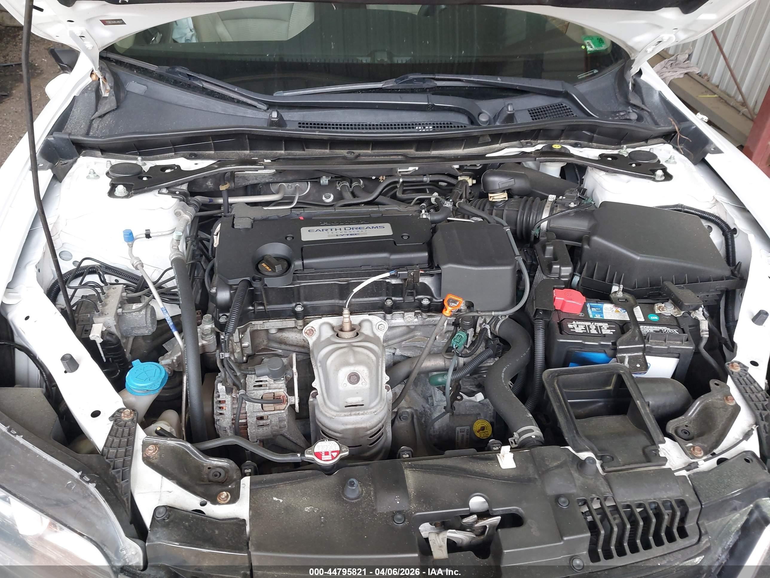 2015 Honda Accord Lx-s Белый vin: 1HGCT1B37FA008585