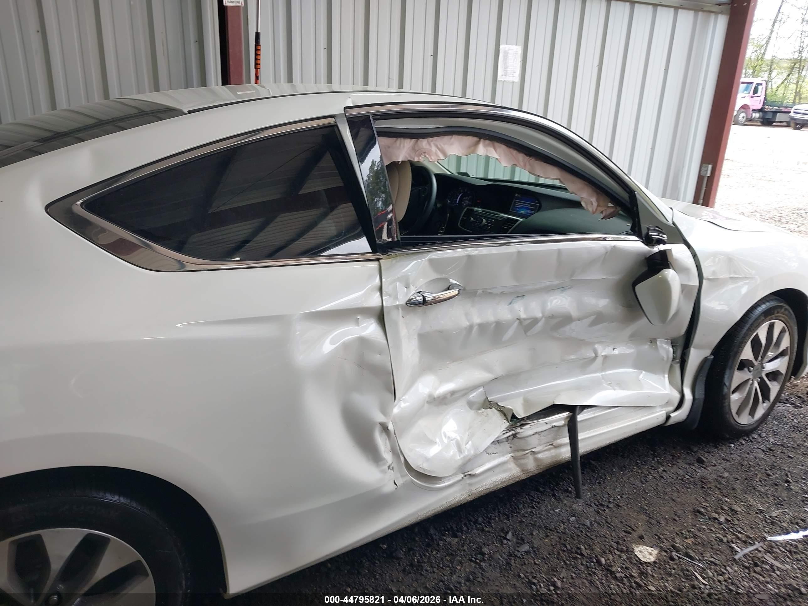 2015 Honda Accord Lx-s Белый vin: 1HGCT1B37FA008585