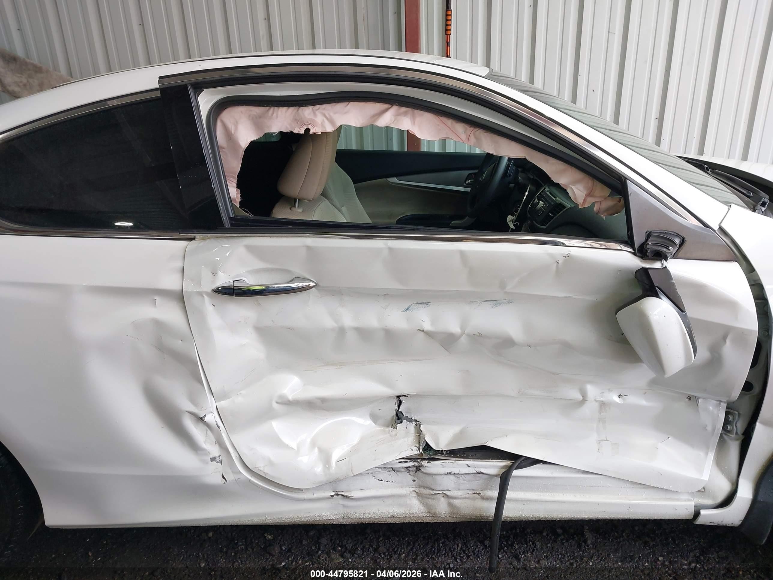 2015 Honda Accord Lx-s Белый vin: 1HGCT1B37FA008585