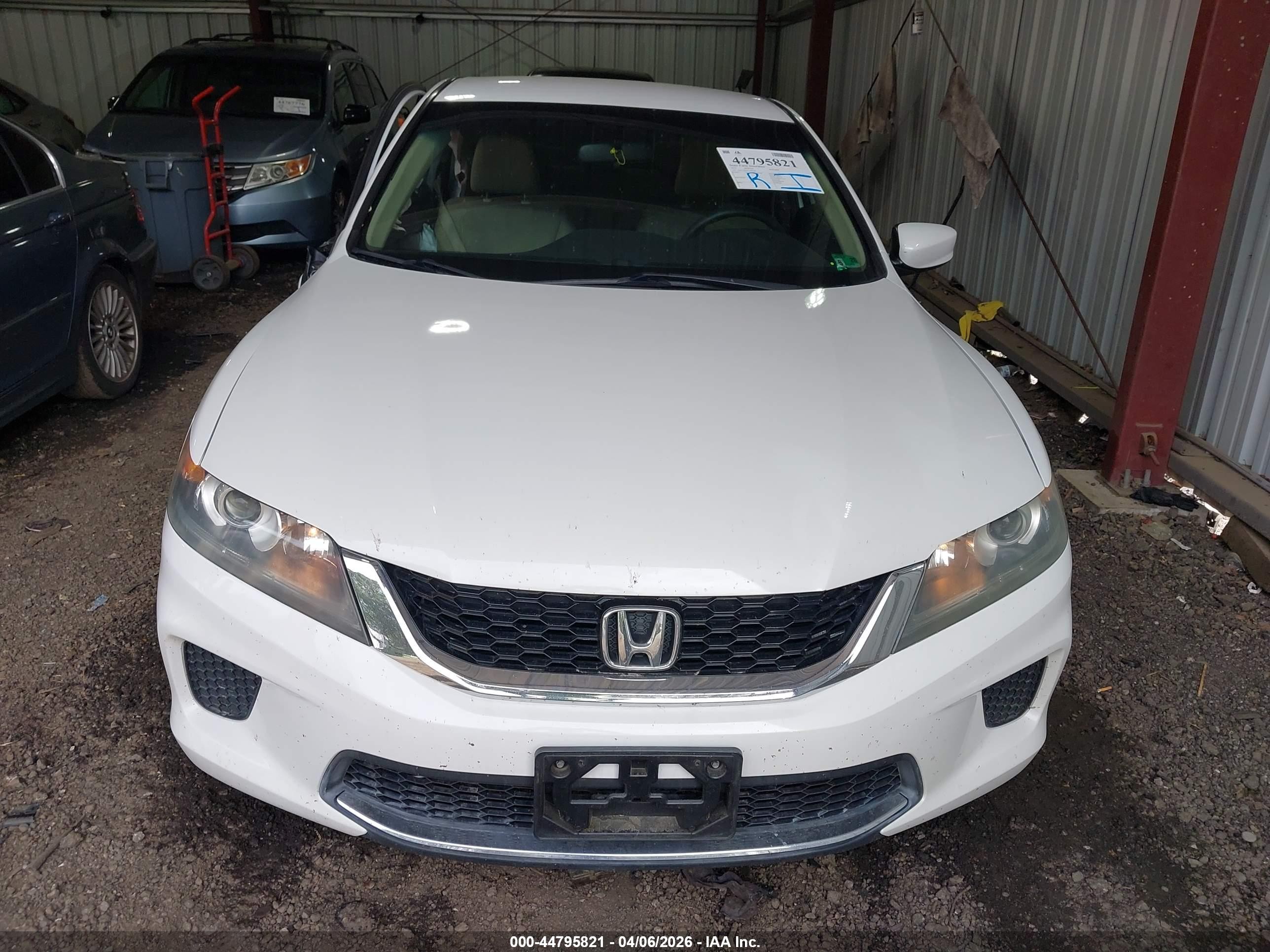 2015 Honda Accord Lx-s Белый vin: 1HGCT1B37FA008585