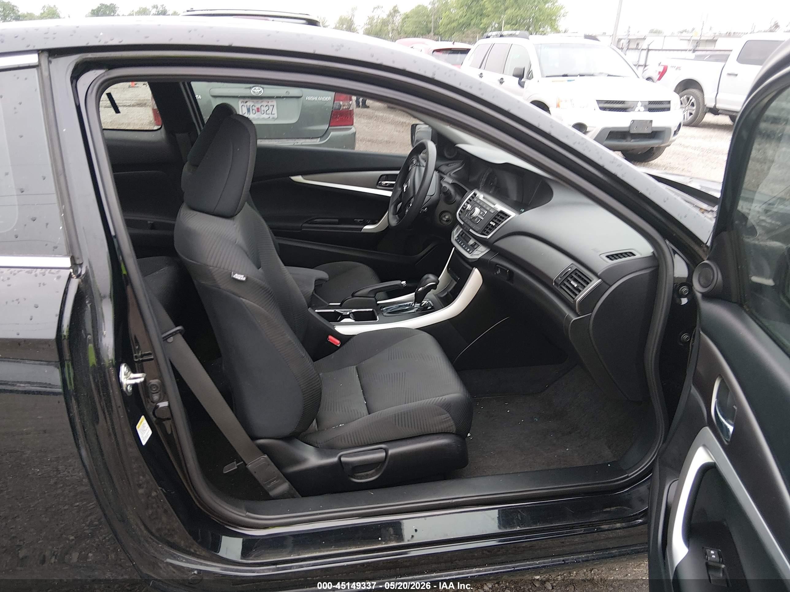 2015 Honda Accord Lx-s Черный vin: 1HGCT1B37FA016444