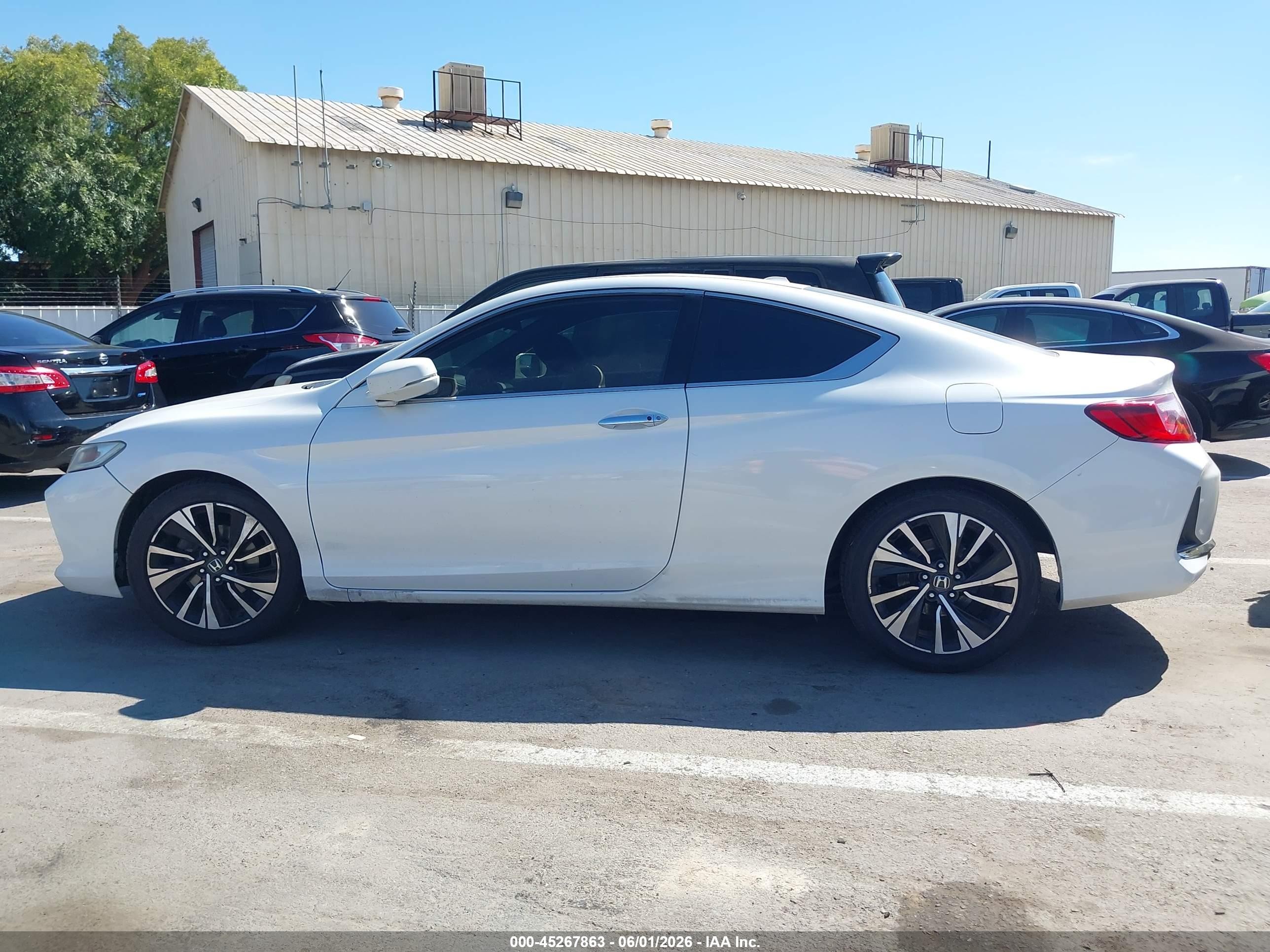 2016 Honda Accord Ex White vin: 1HGCT1B72GA002875