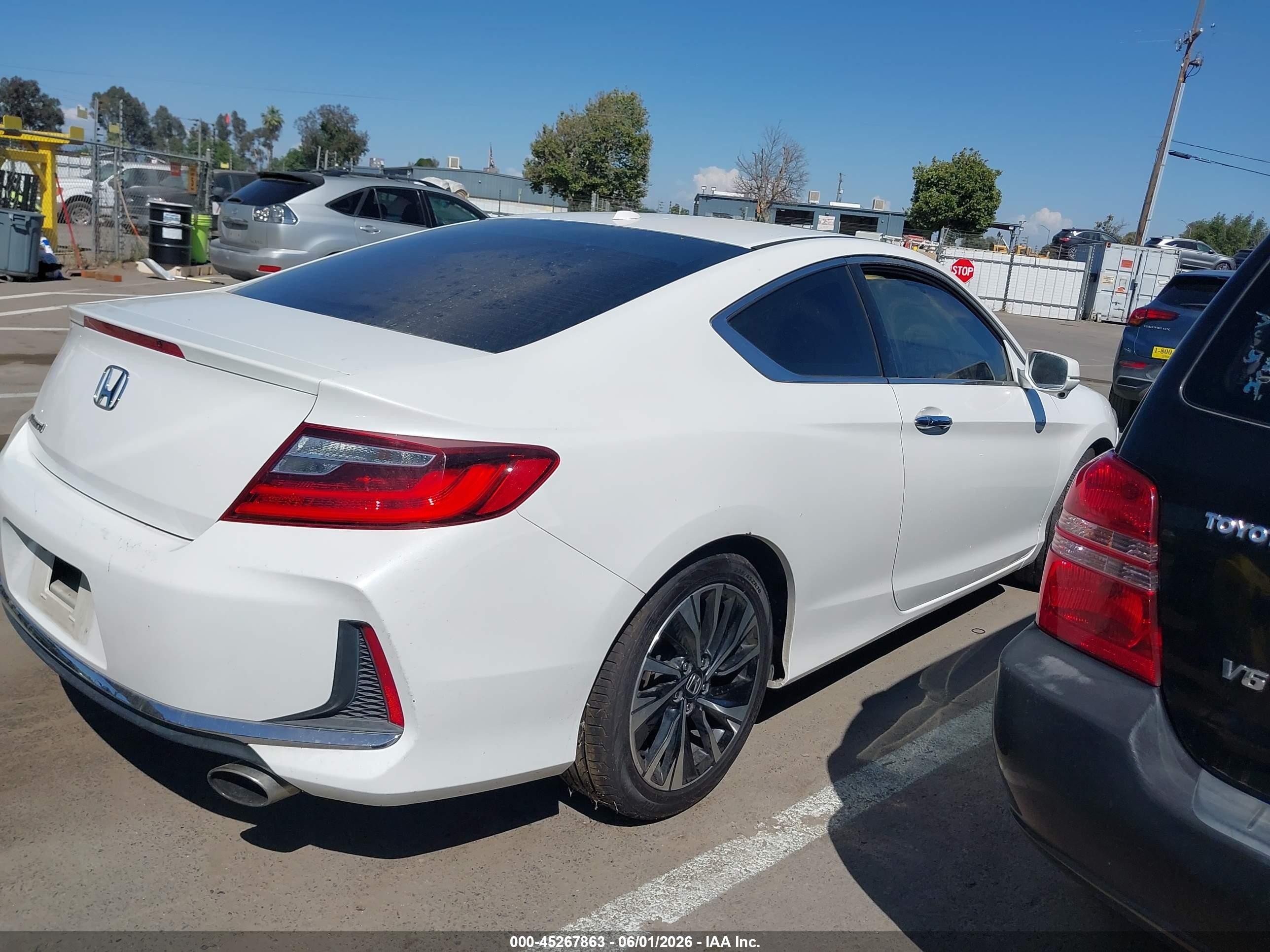 2016 Honda Accord Ex White vin: 1HGCT1B72GA002875