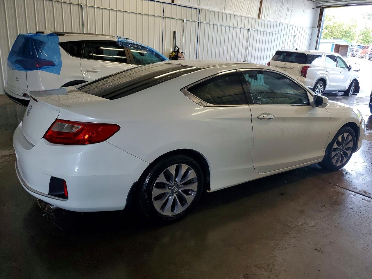 2013 Honda Accord Ex White vin: 1HGCT1B73DA017459