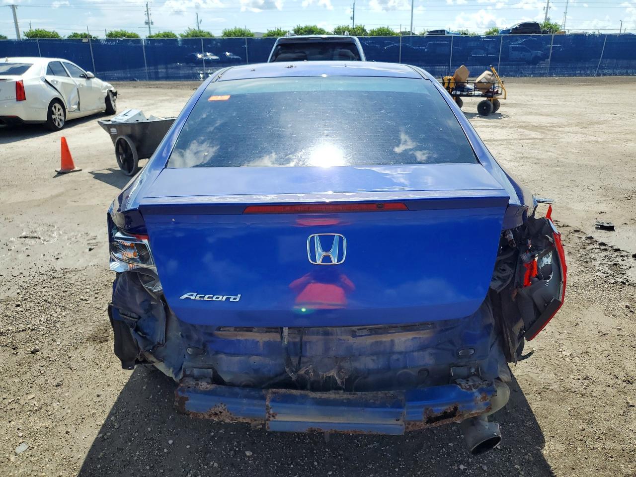 2013 Honda Accord Ex Blue vin: 1HGCT1B74DA019933