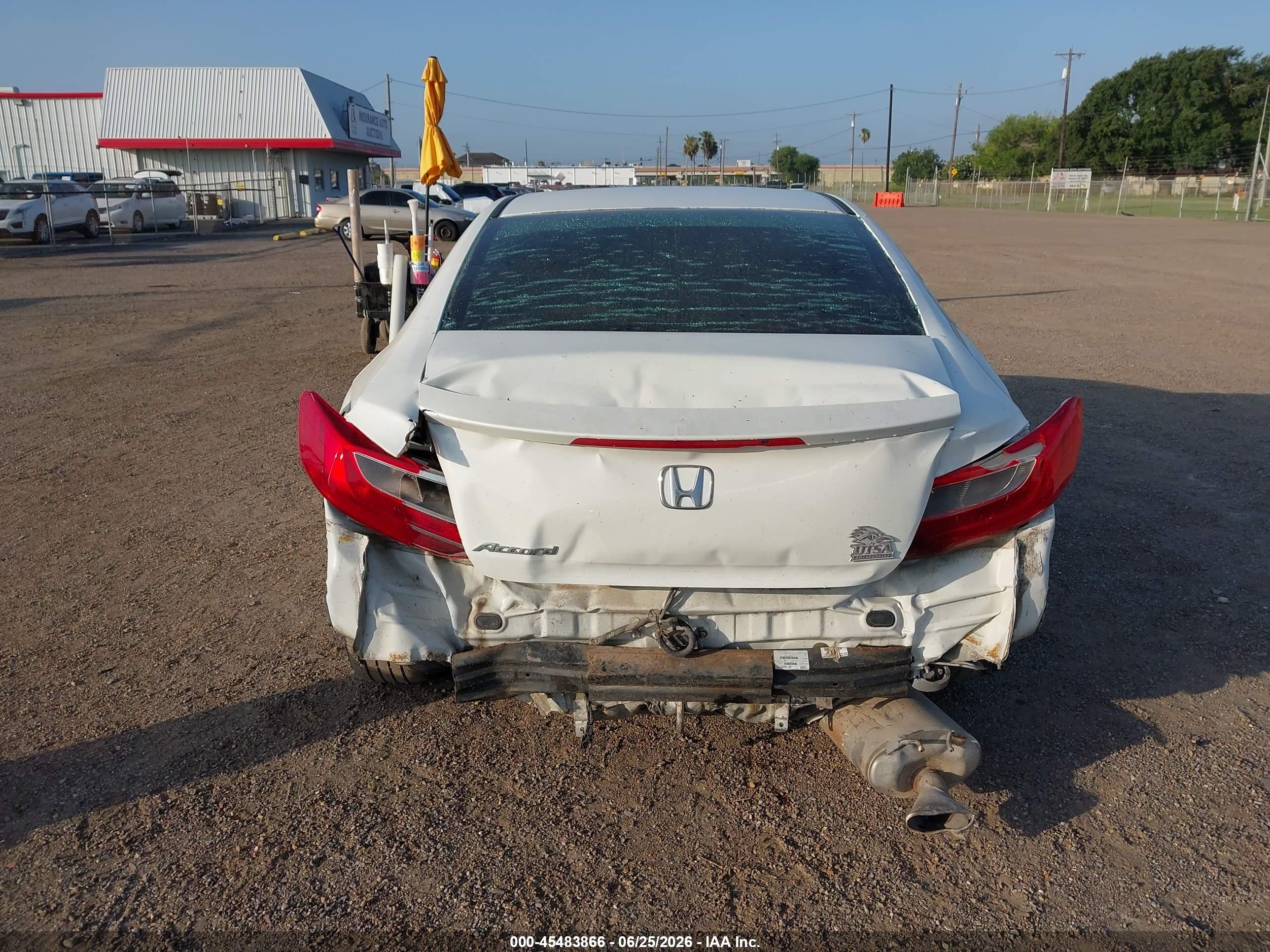 2014 Honda Accord Ex White vin: 1HGCT1B74EA011817