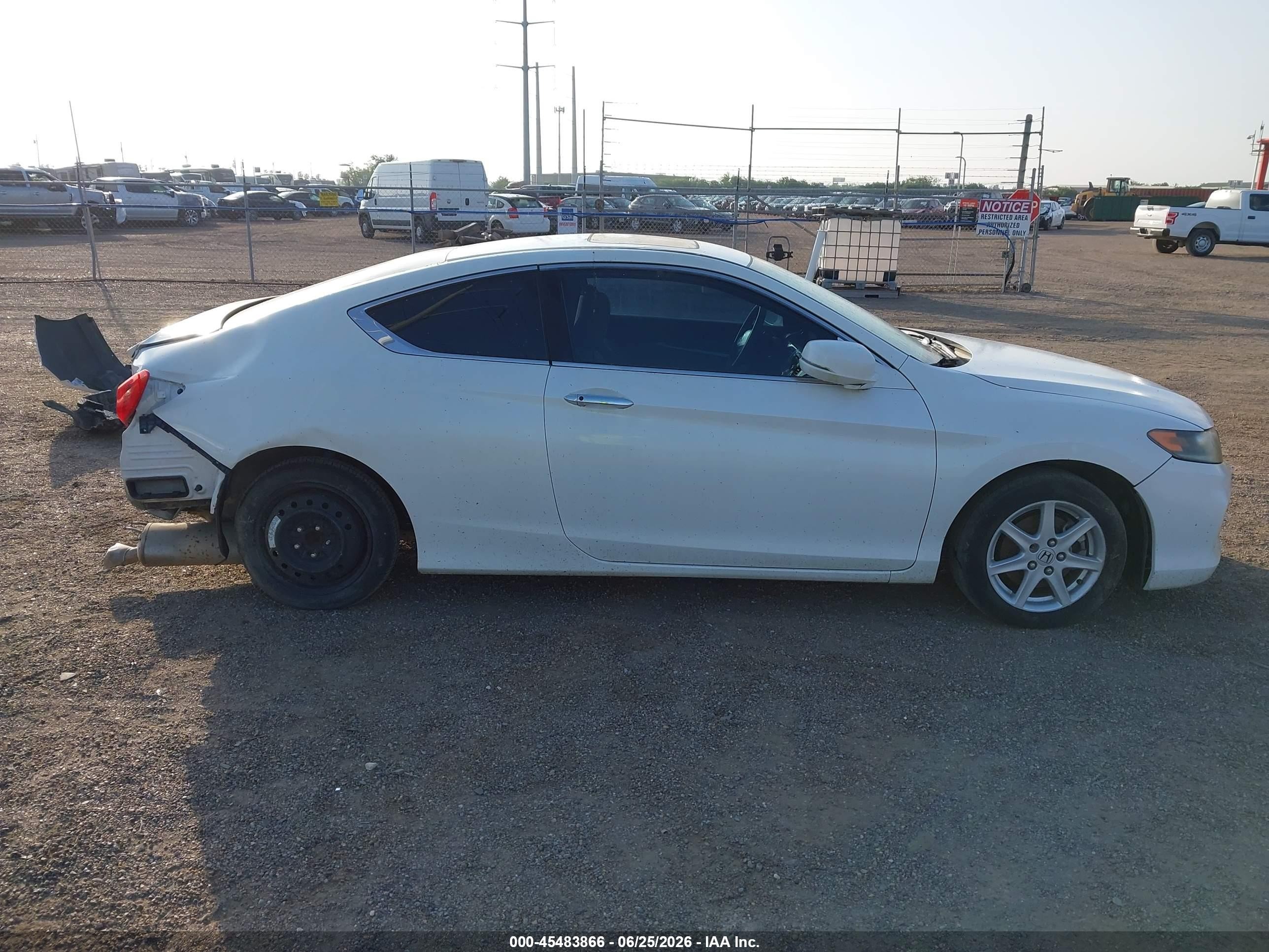 2014 Honda Accord Ex White vin: 1HGCT1B74EA011817