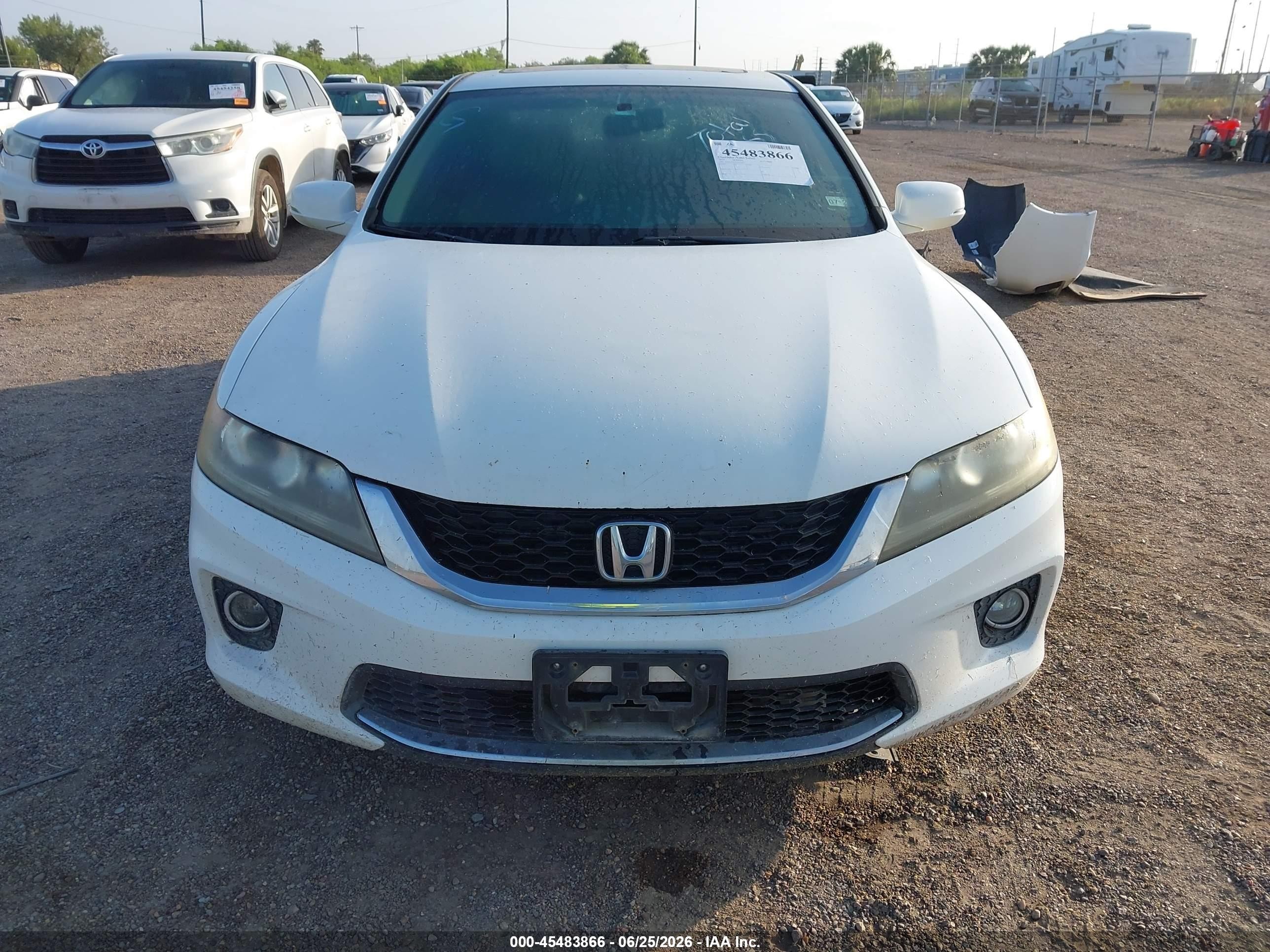 2014 Honda Accord Ex White vin: 1HGCT1B74EA011817