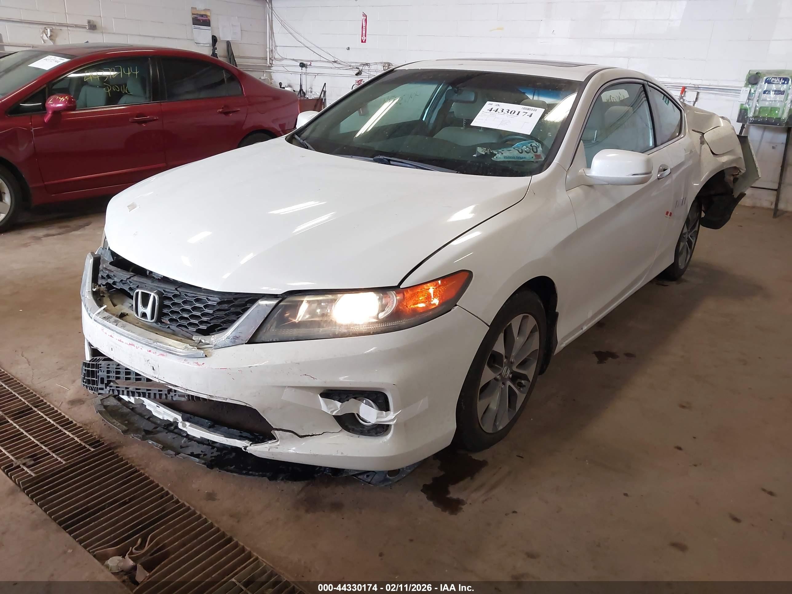 2013 Honda Accord Ex White vin: 1HGCT1B75DA020119