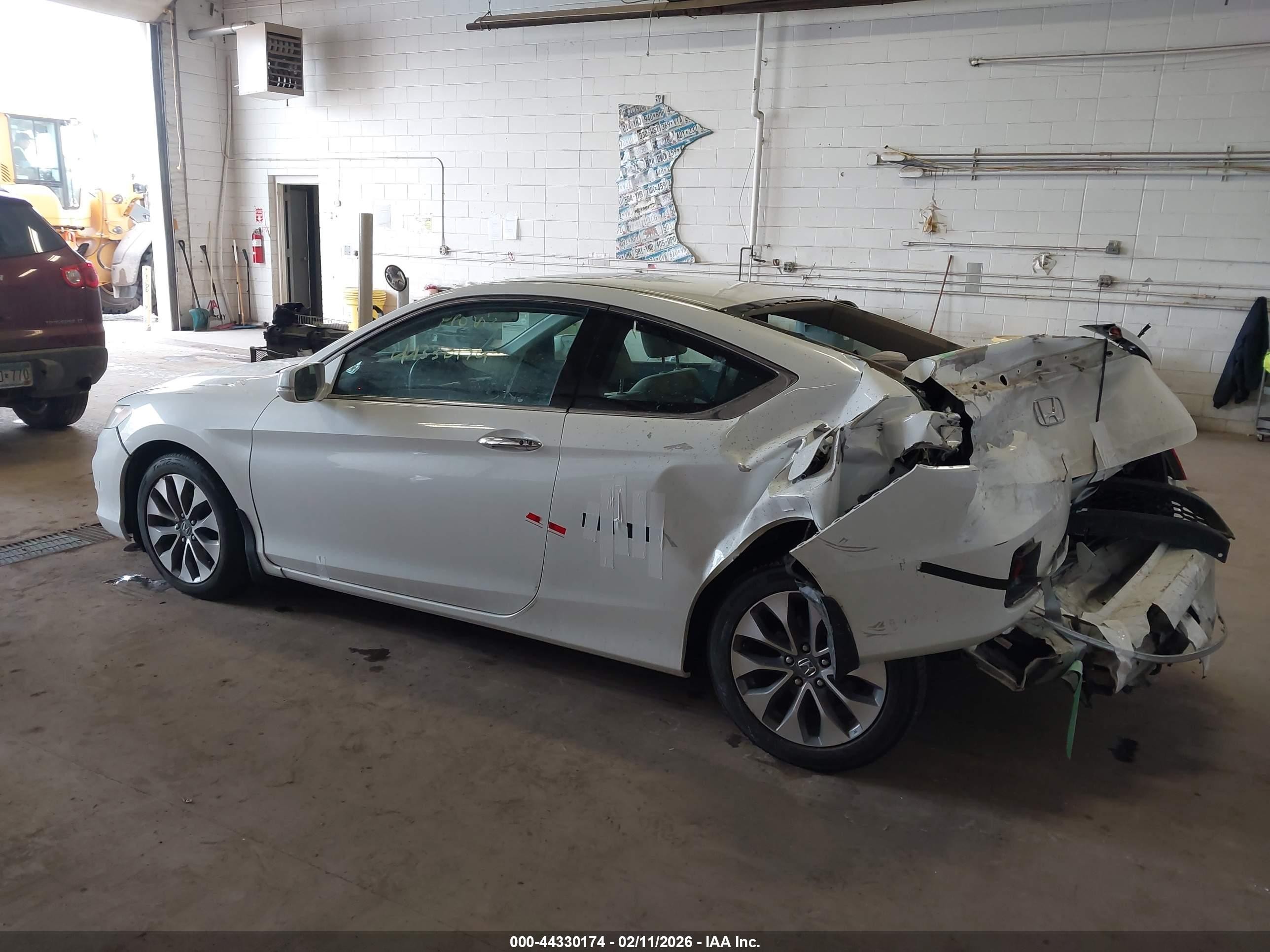 2013 Honda Accord Ex White vin: 1HGCT1B75DA020119