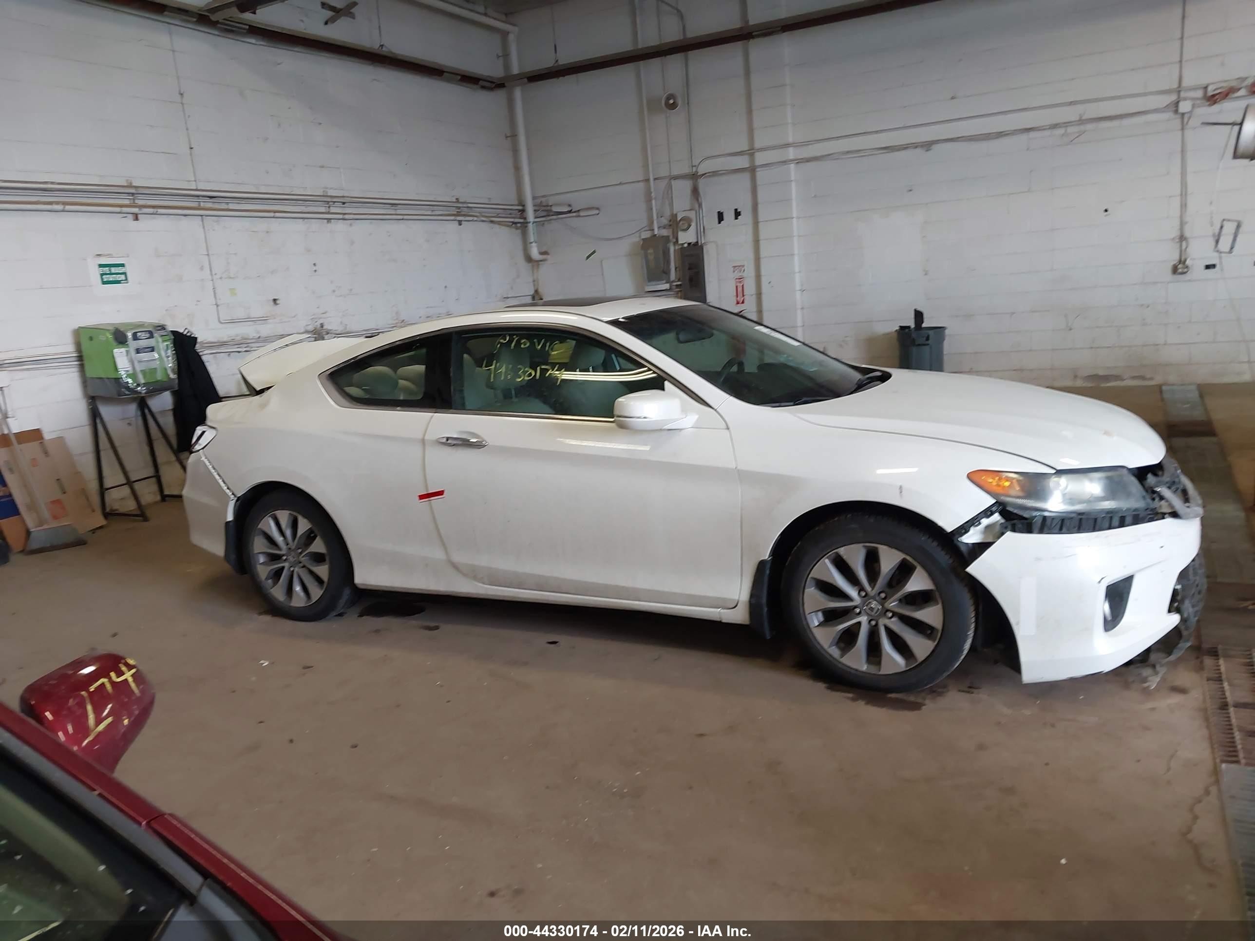 2013 Honda Accord Ex White vin: 1HGCT1B75DA020119