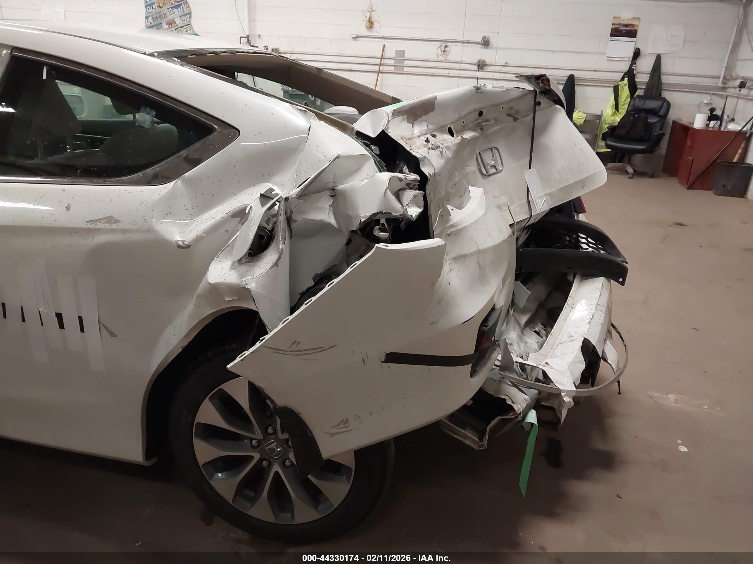 2013 Honda Accord Ex White vin: 1HGCT1B75DA020119