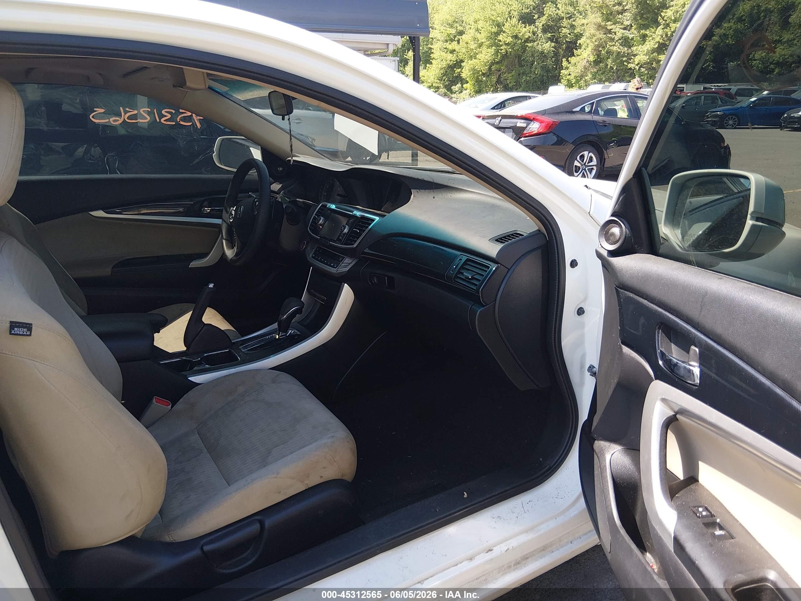 2013 Honda Accord Ex White vin: 1HGCT1B78DA020468