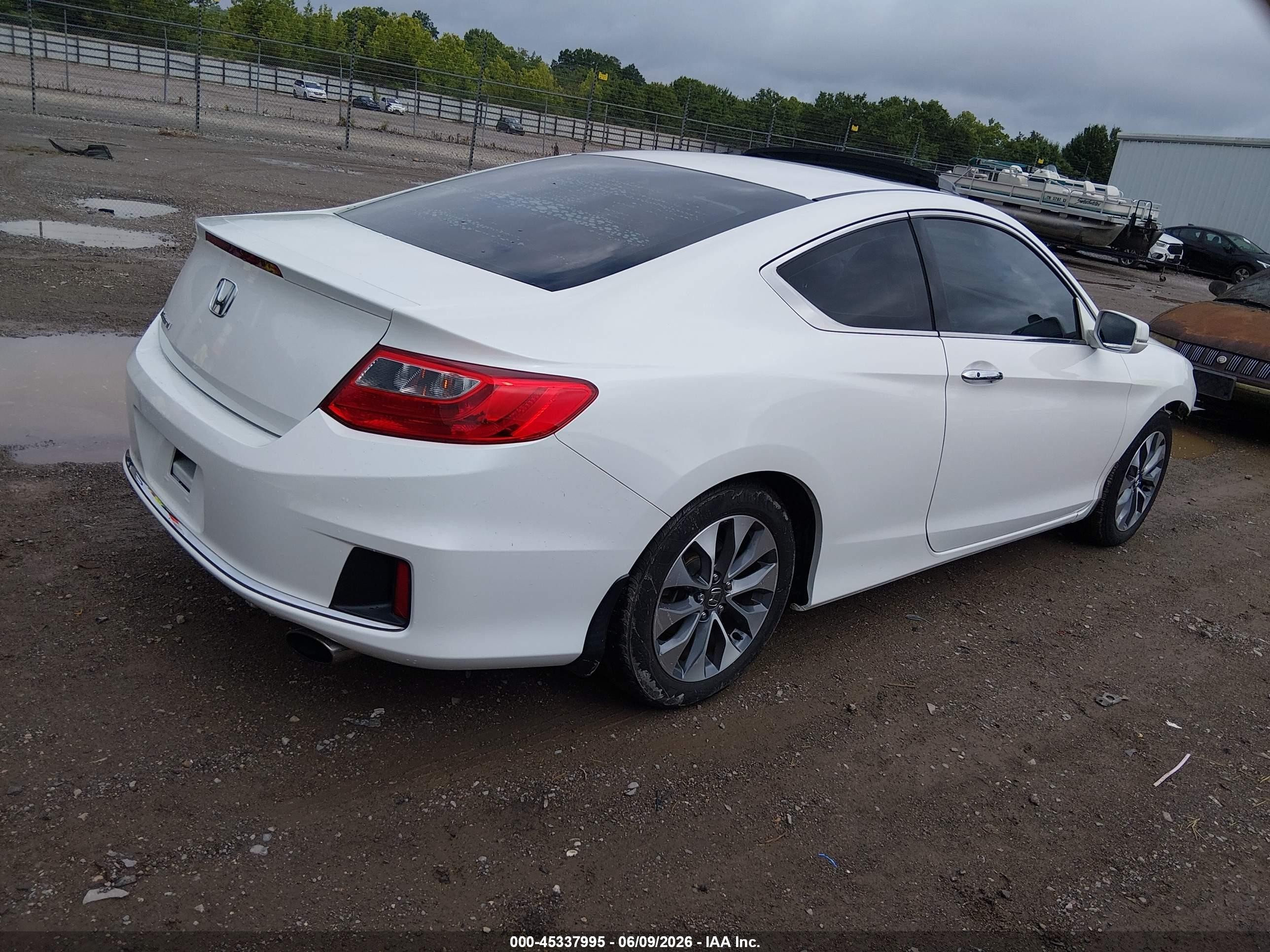 2013 Honda Accord Ex White vin: 1HGCT1B79DA019877