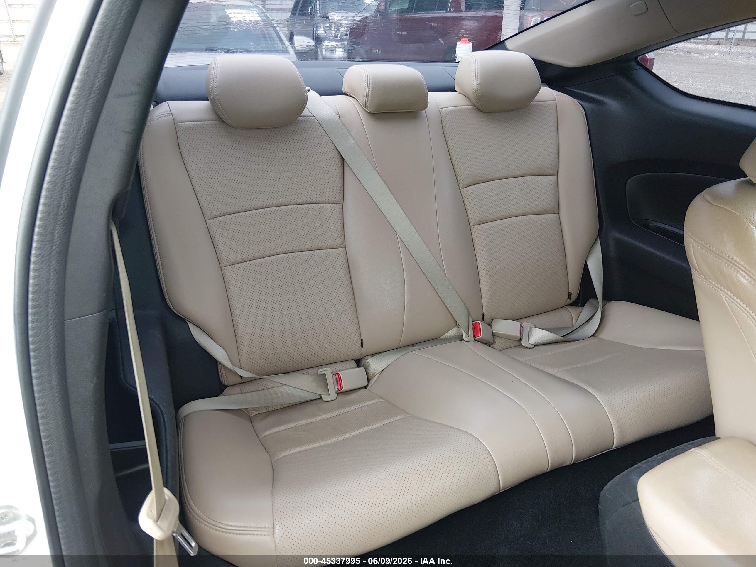 2013 Honda Accord Ex White vin: 1HGCT1B79DA019877