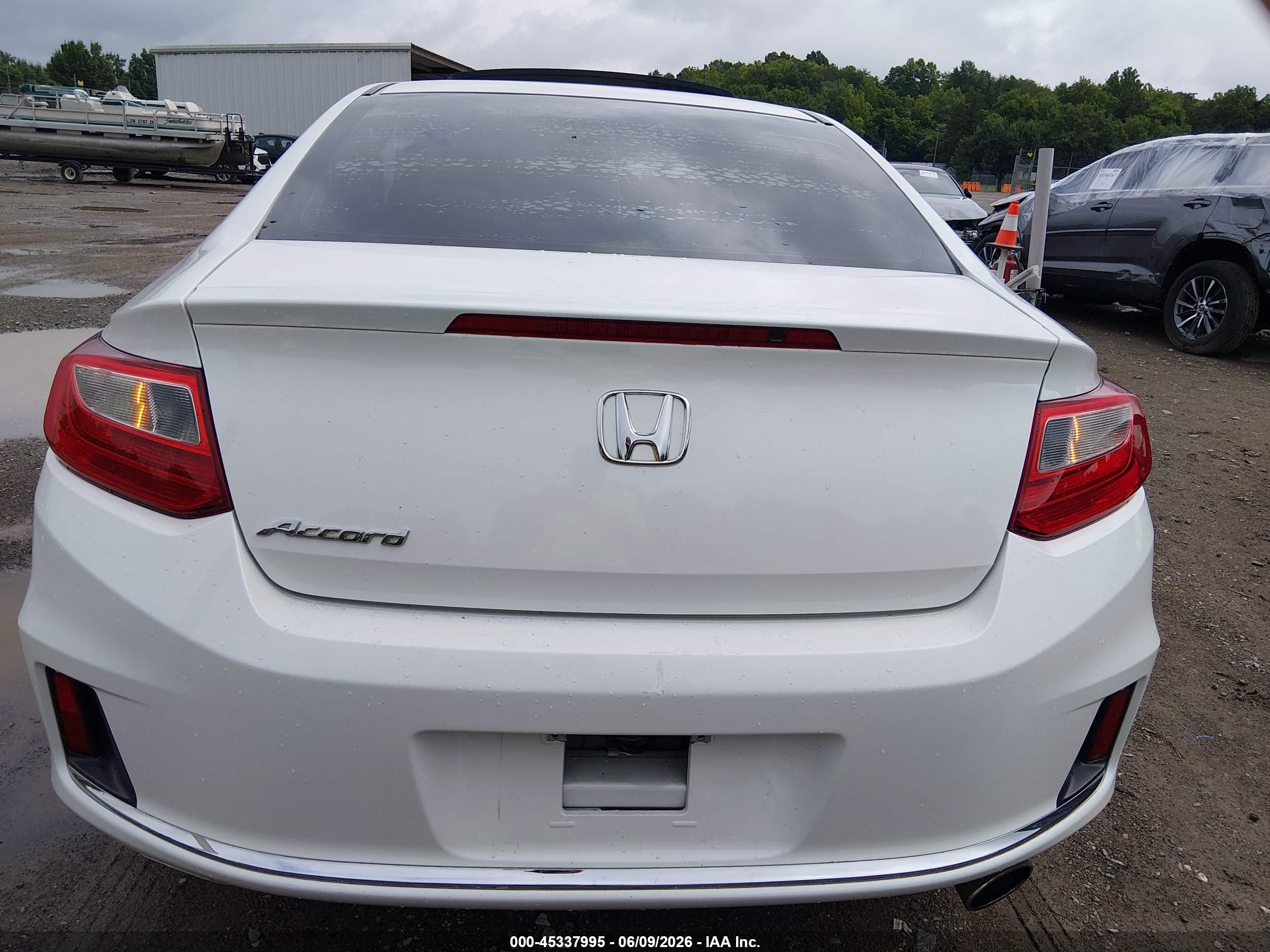 2013 Honda Accord Ex White vin: 1HGCT1B79DA019877