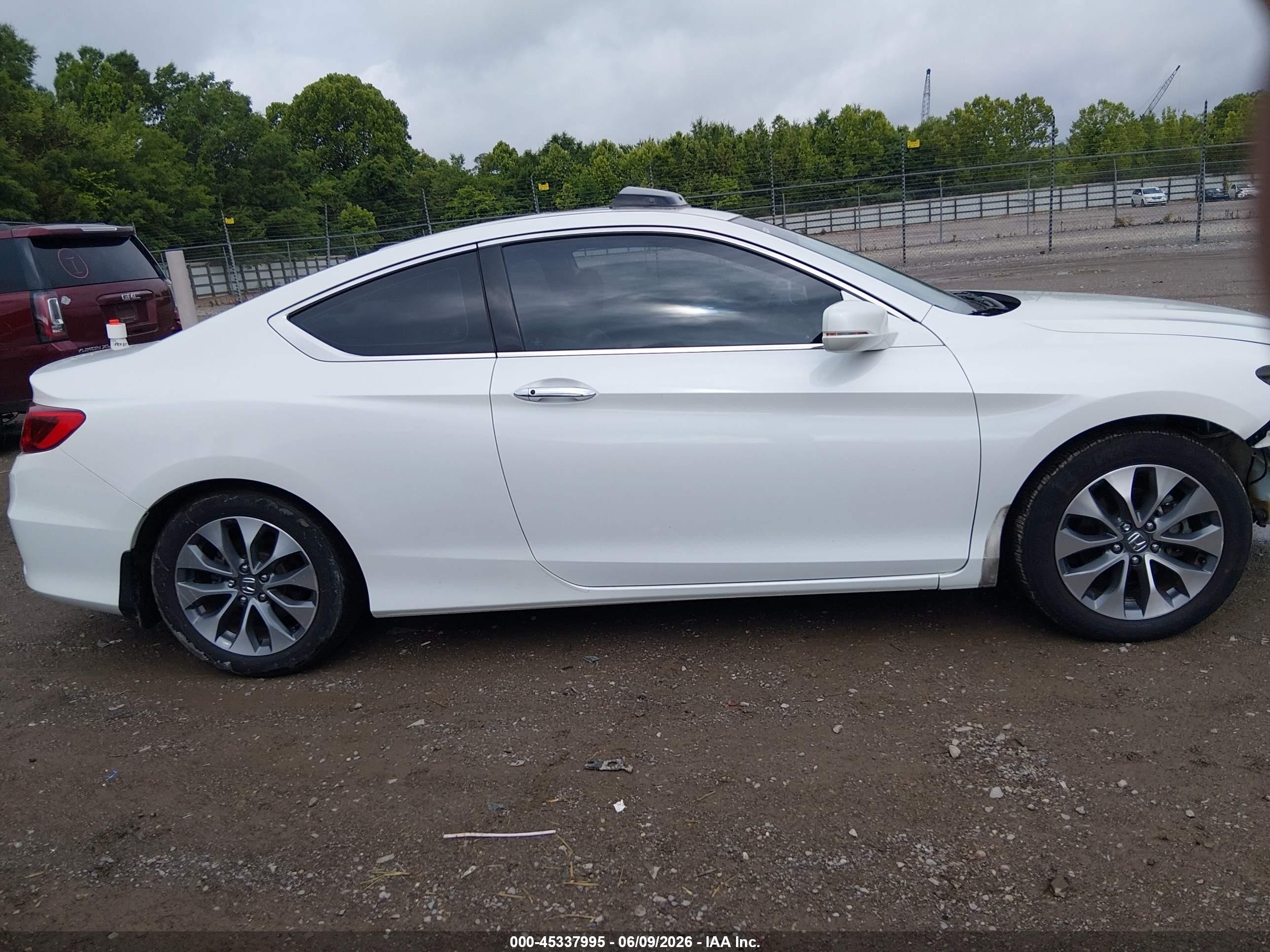 2013 Honda Accord Ex White vin: 1HGCT1B79DA019877