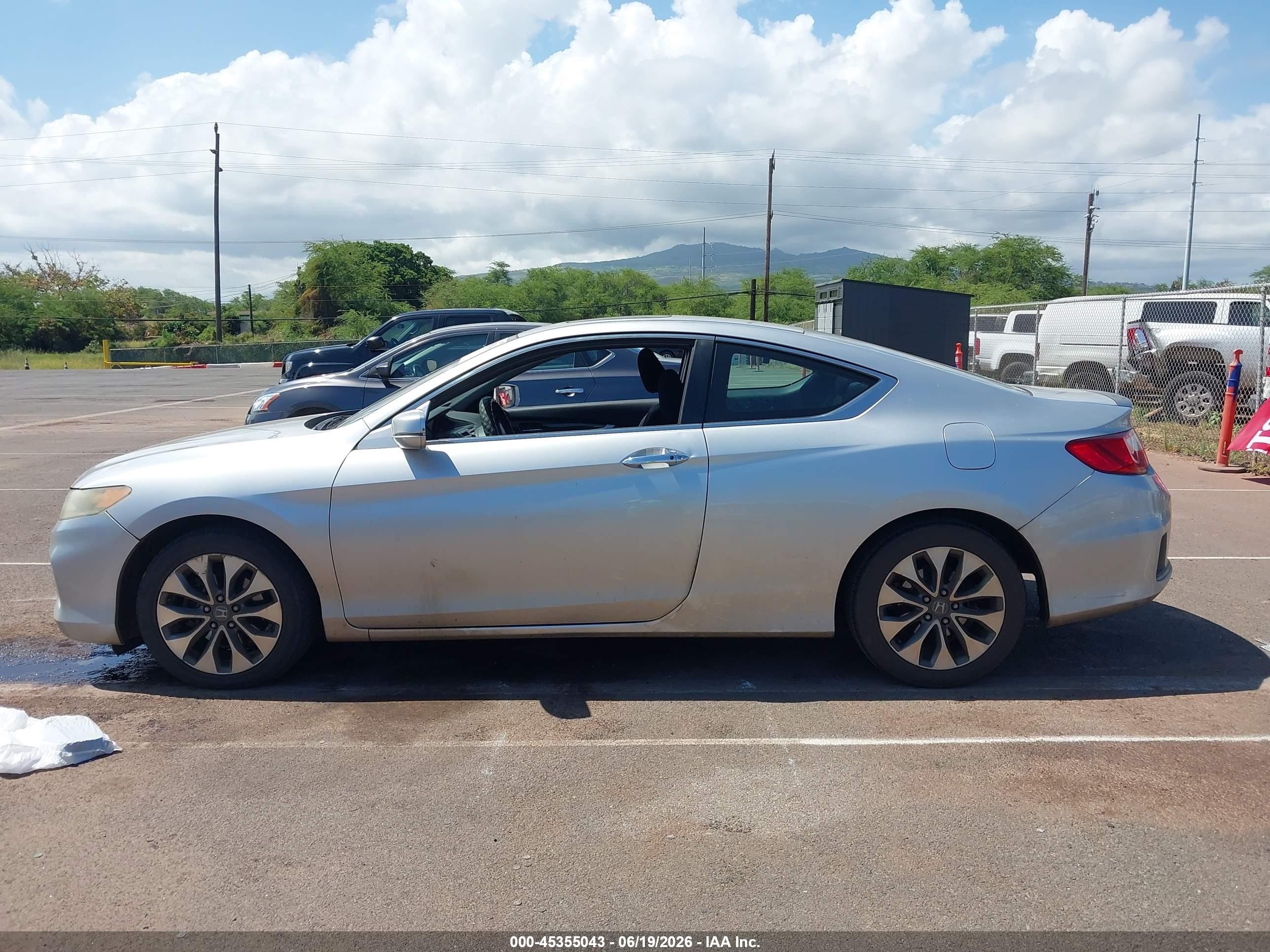 2014 Honda Accord Ex Серебряный vin: 1HGCT1B79EA016771