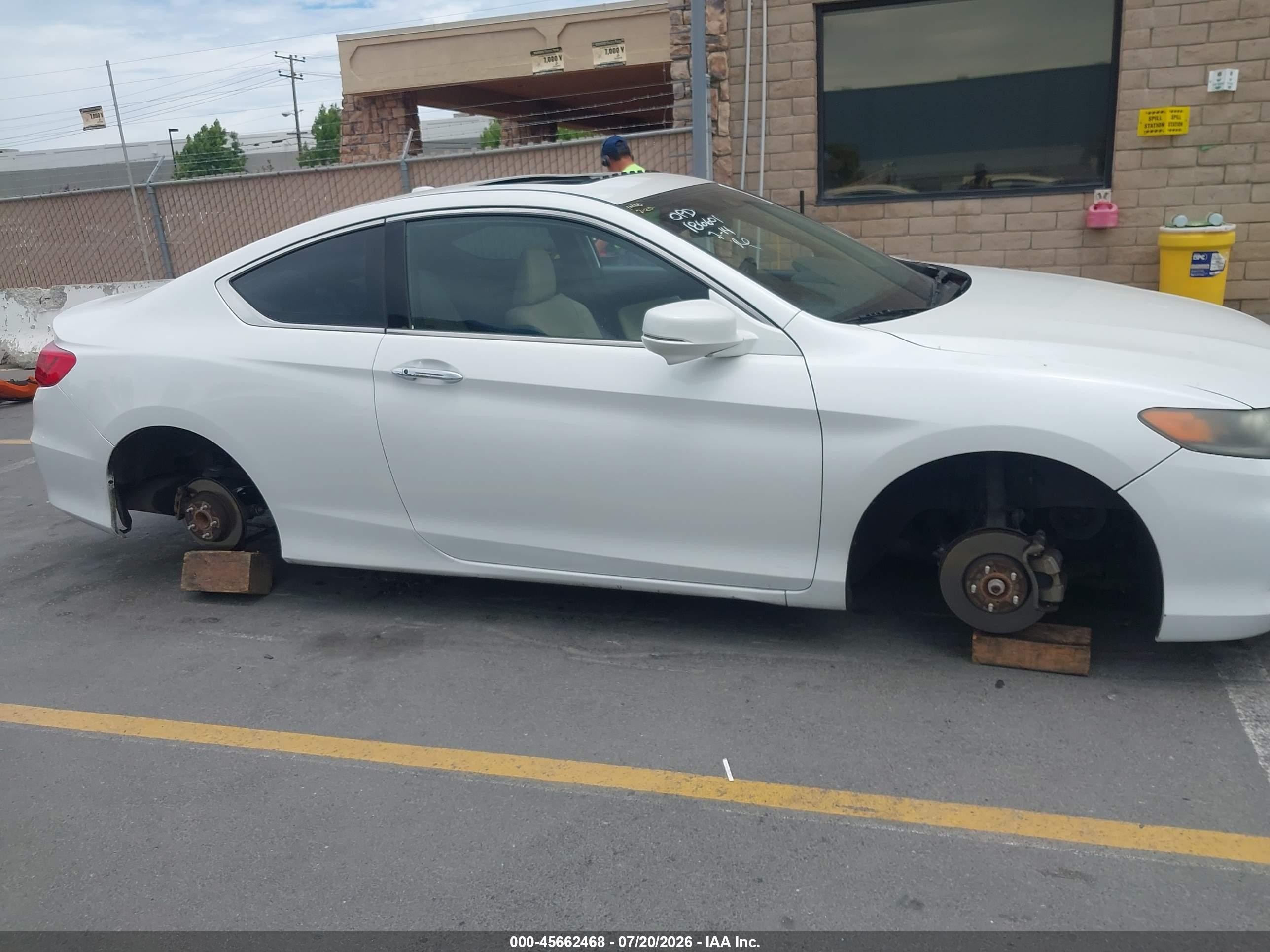 2015 Honda Accord Ex-l White vin: 1HGCT1B80FA012070