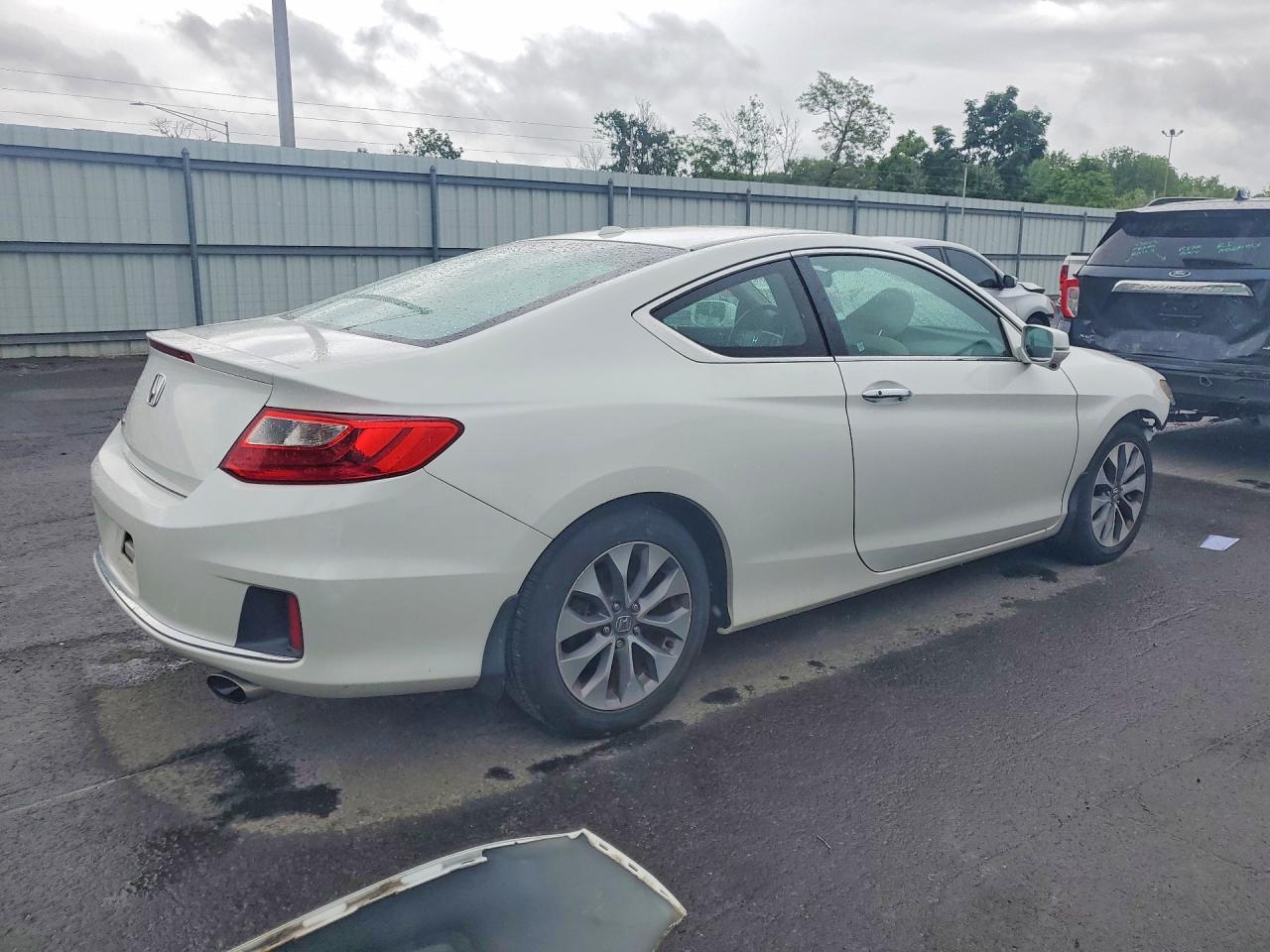 2013 Honda Accord Exl White vin: 1HGCT1B83DA001335