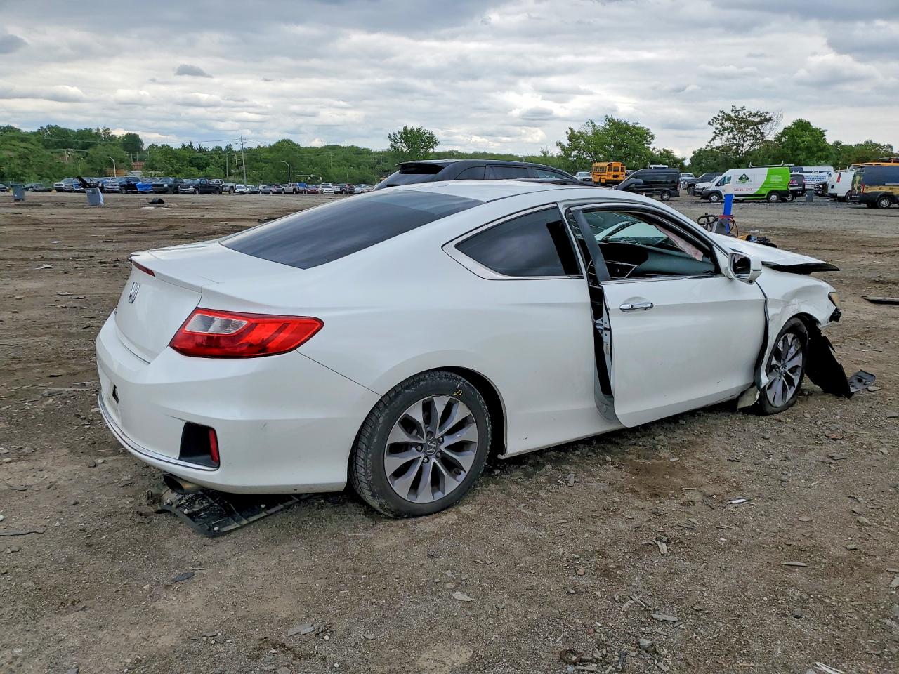2013 Honda Accord Exl White vin: 1HGCT1B85DA012451