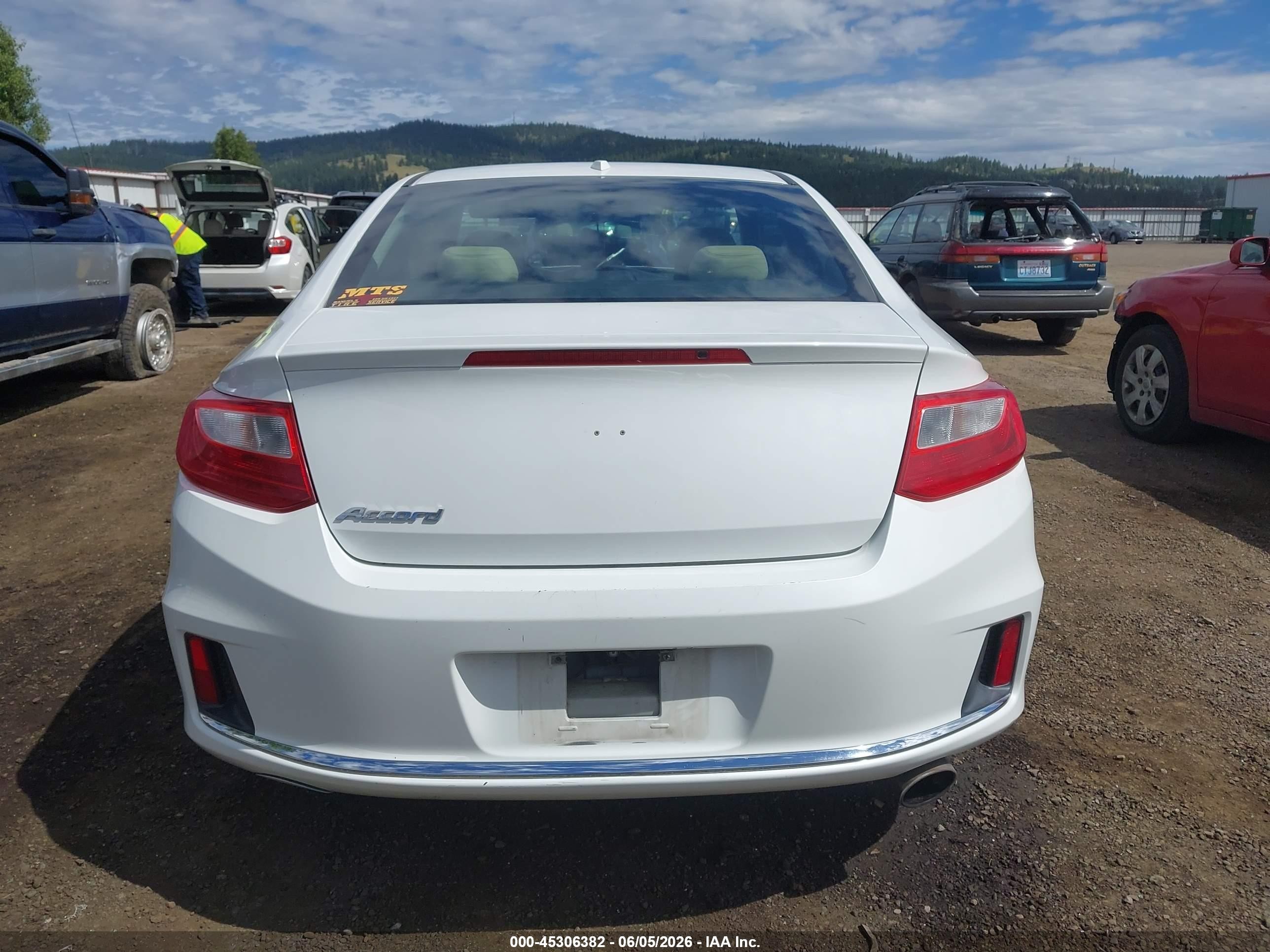 2015 Honda Accord Ex-l White vin: 1HGCT1B85FA006037