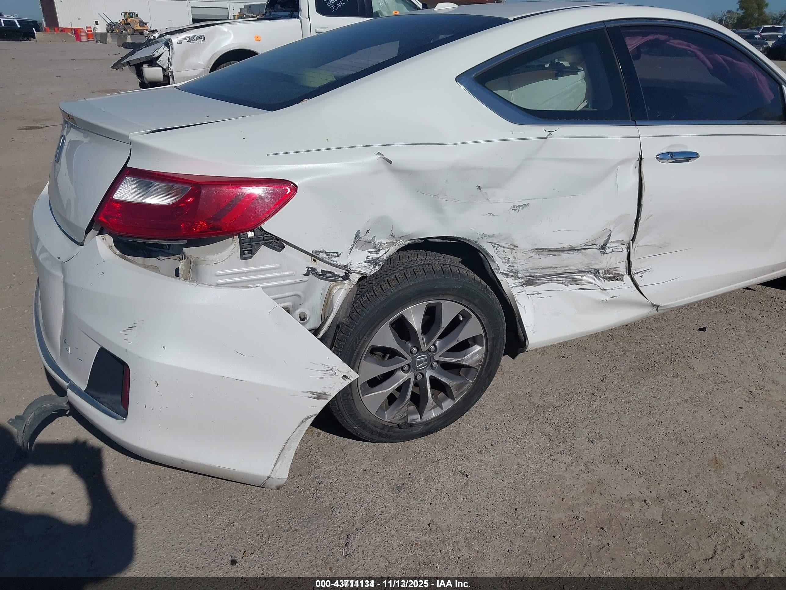 2015 Honda Accord Ex-l White vin: 1HGCT1B86FA011747