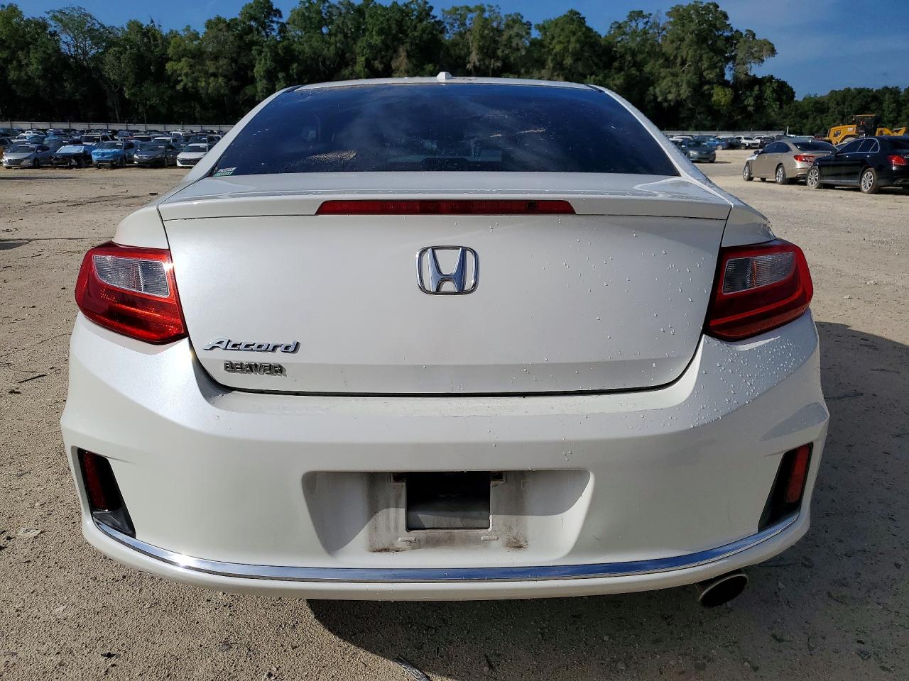 2013 Honda Accord Exl White vin: 1HGCT1B8XDA017029