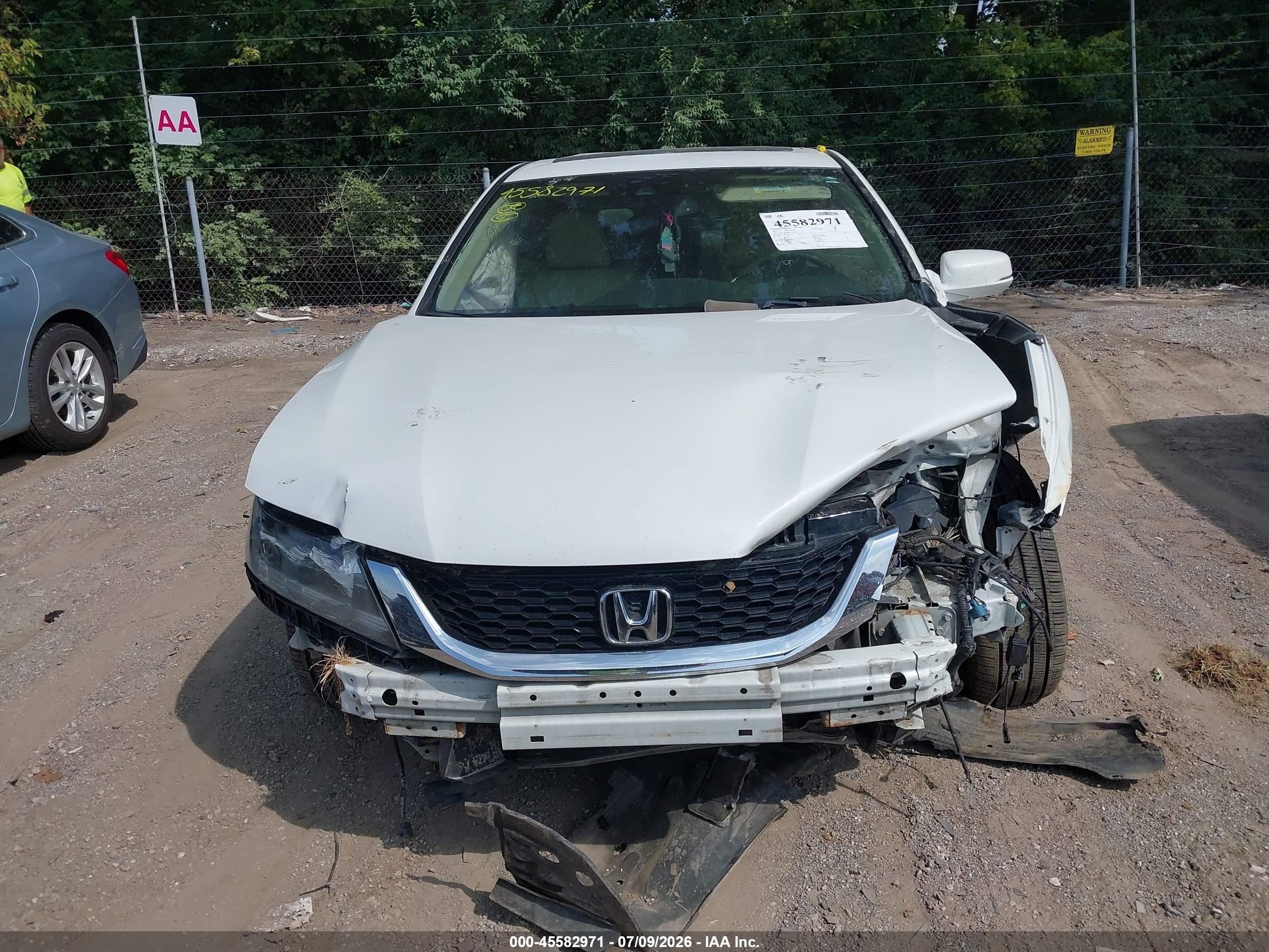 2015 Honda Accord Ex-l V-6 White vin: 1HGCT2B80FA004184