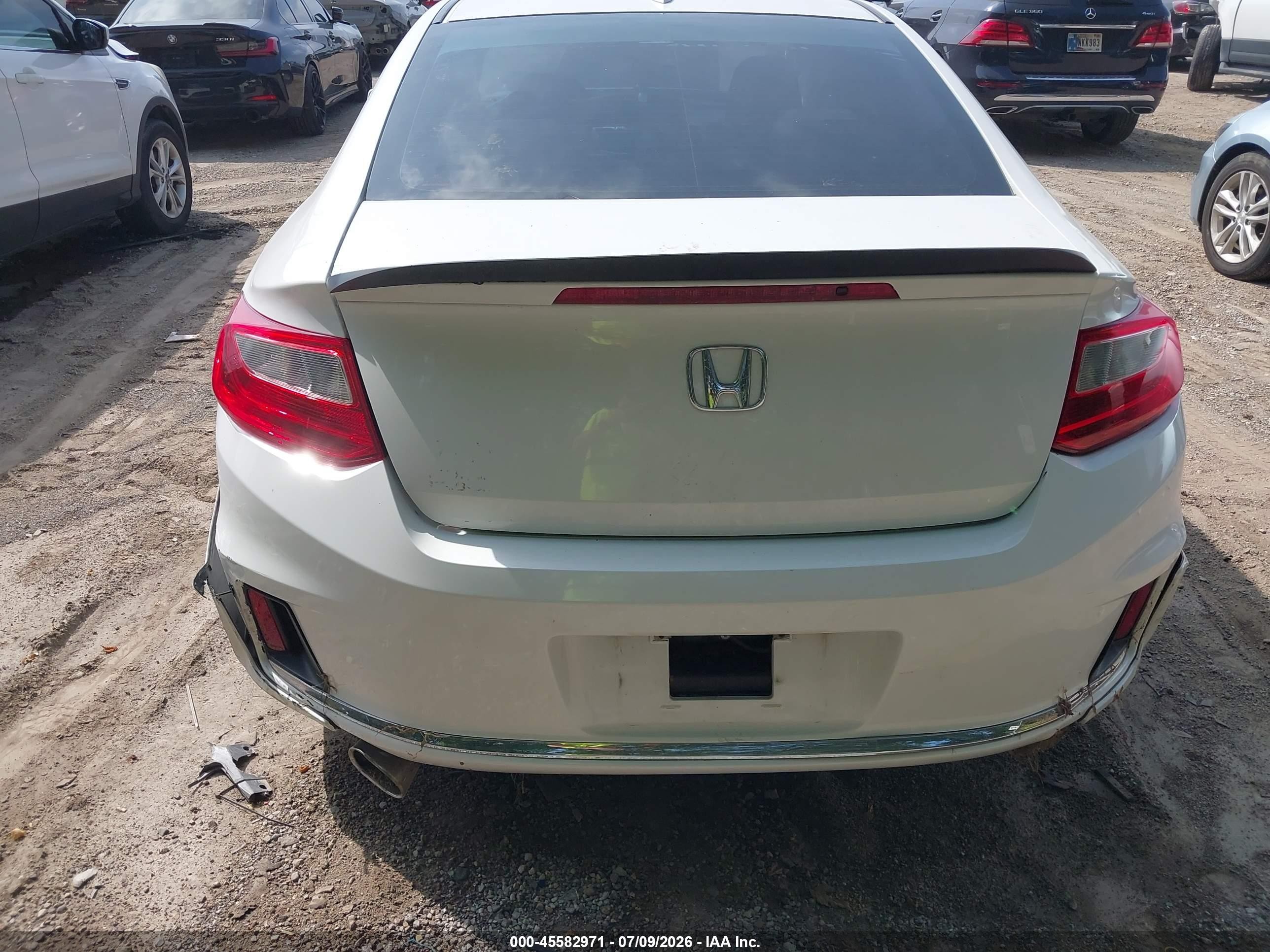 2015 Honda Accord Ex-l V-6 White vin: 1HGCT2B80FA004184