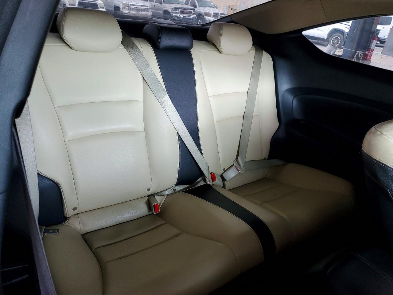 2013 Honda Accord Exl Белый vin: 1HGCT2B81DA009133