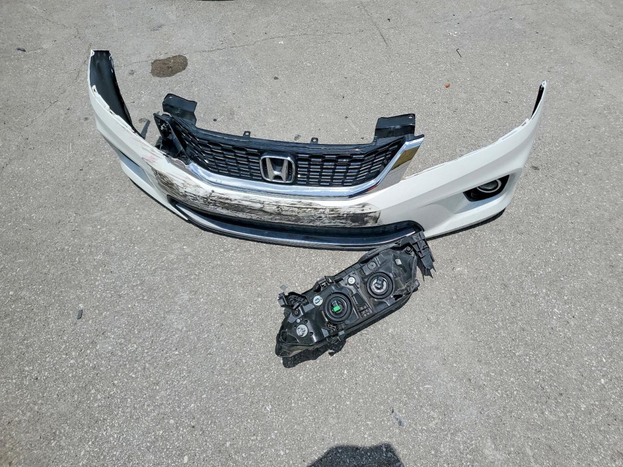 2013 Honda Accord Exl White vin: 1HGCT2B81DA011187