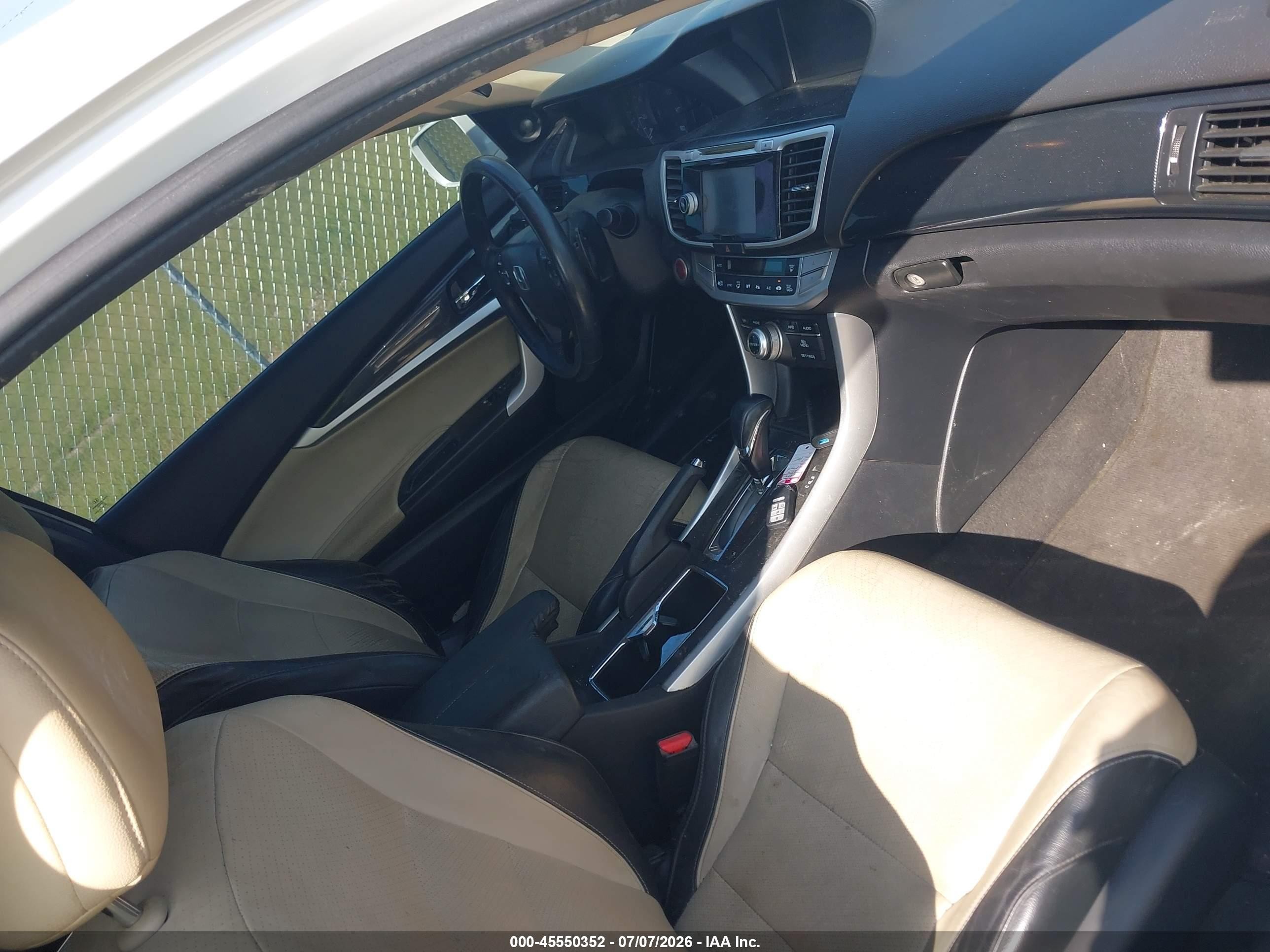 2014 Honda Accord Ex-l V-6 White vin: 1HGCT2B81EA002779