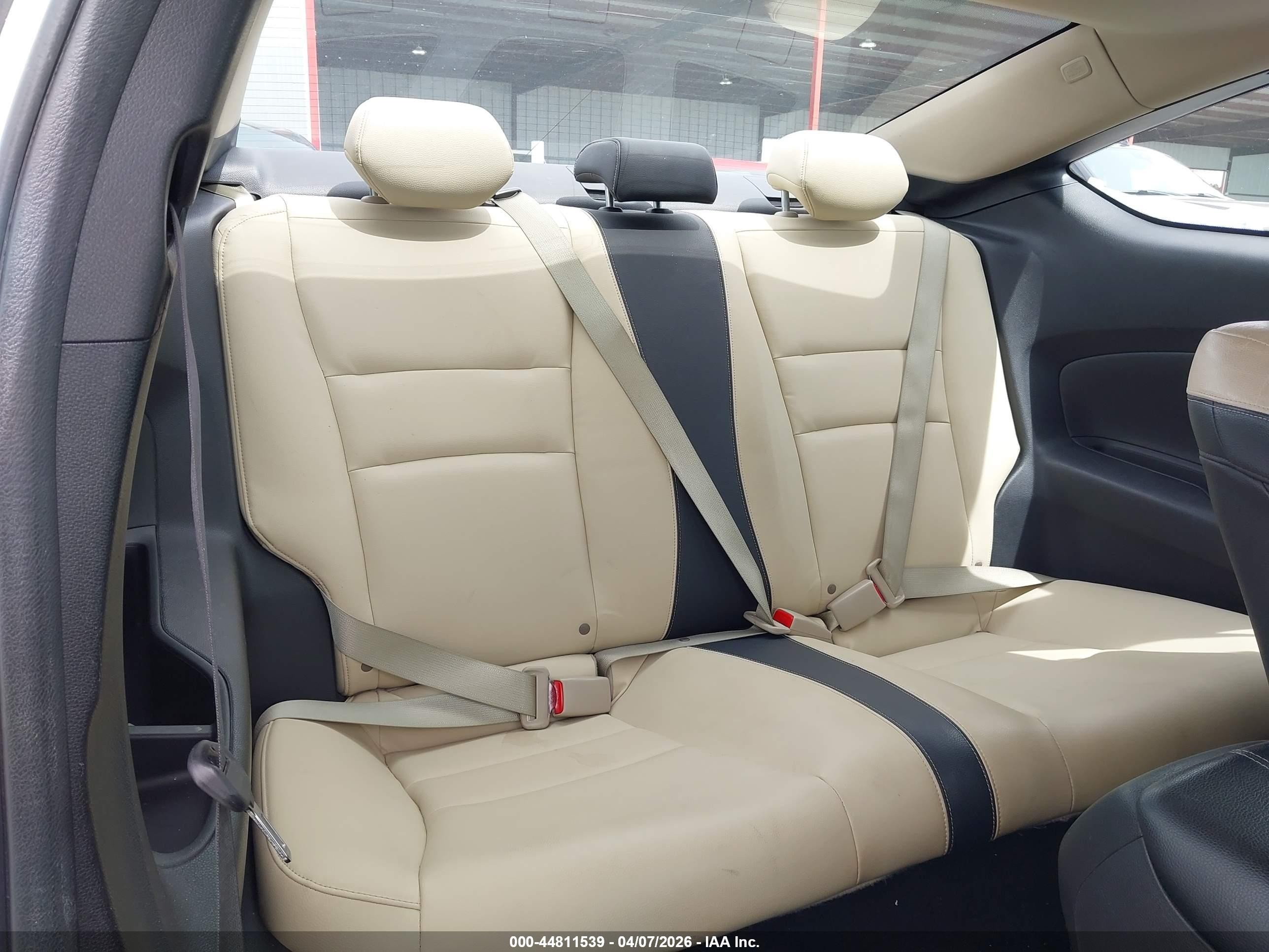 2015 Honda Accord Ex-l V-6 White vin: 1HGCT2B81FA002122
