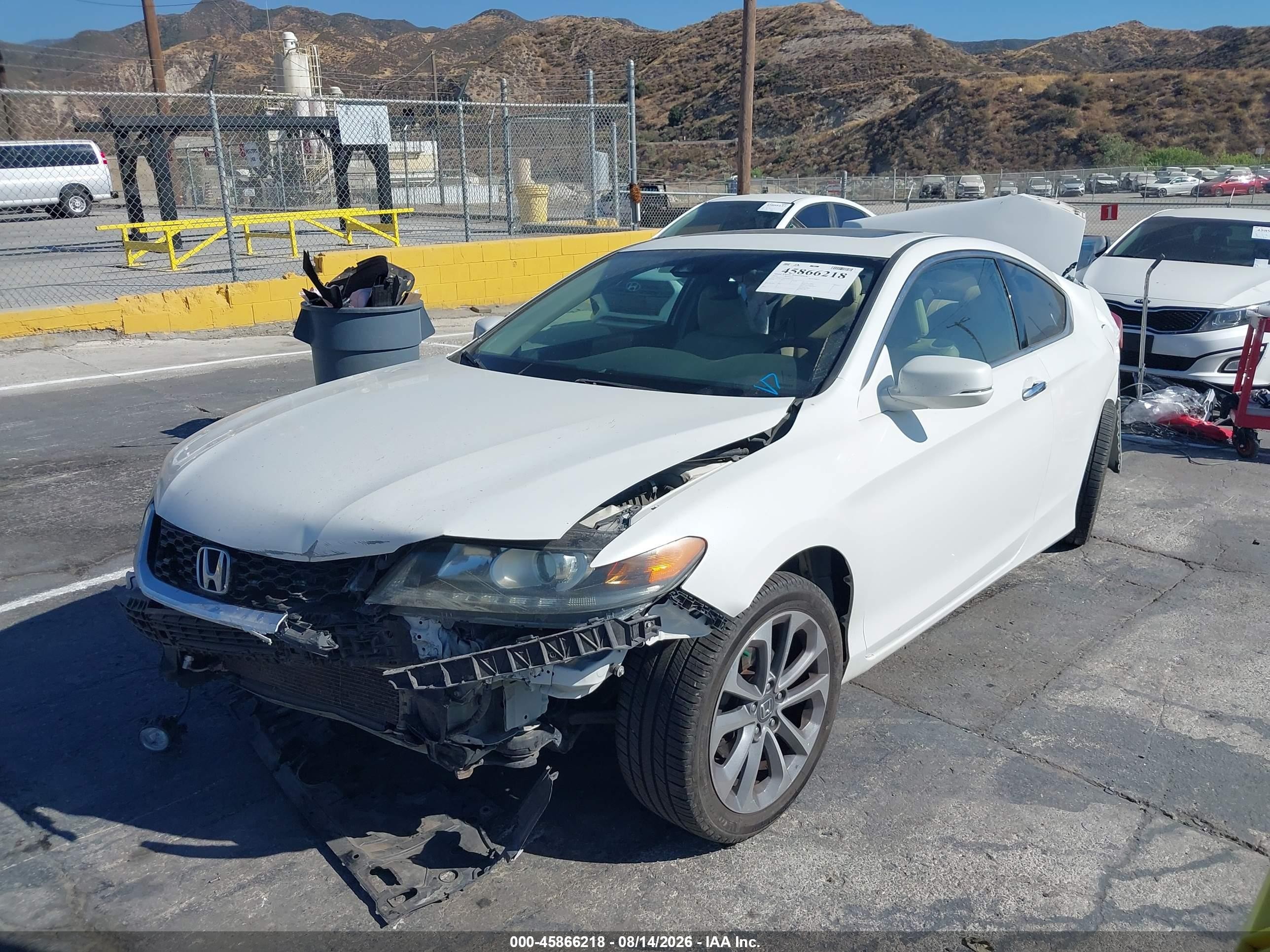 2014 Honda Accord Ex-l V-6 White vin: 1HGCT2B82EA001575