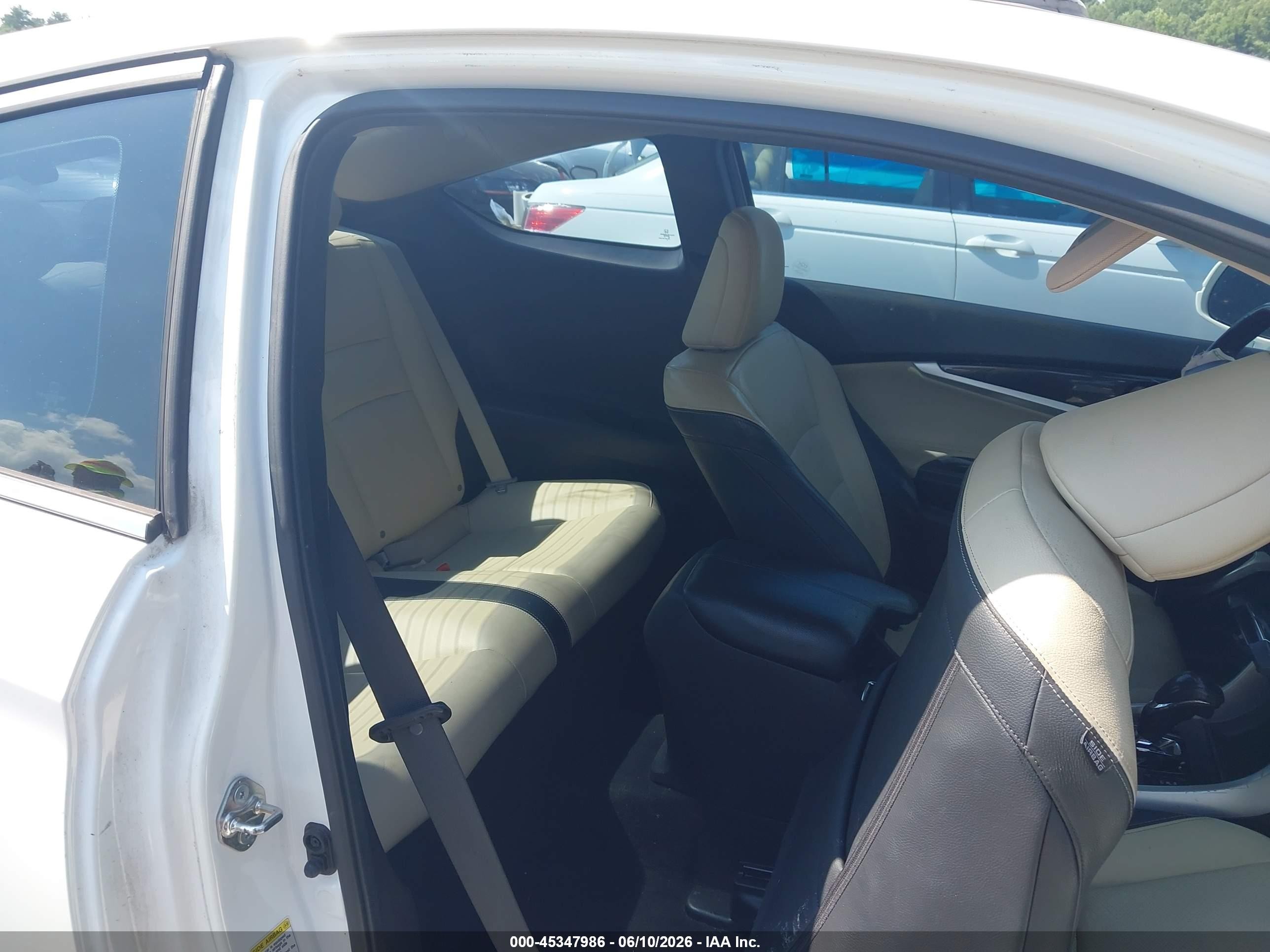 2015 Honda Accord Ex-l V-6 White vin: 1HGCT2B83FA006446