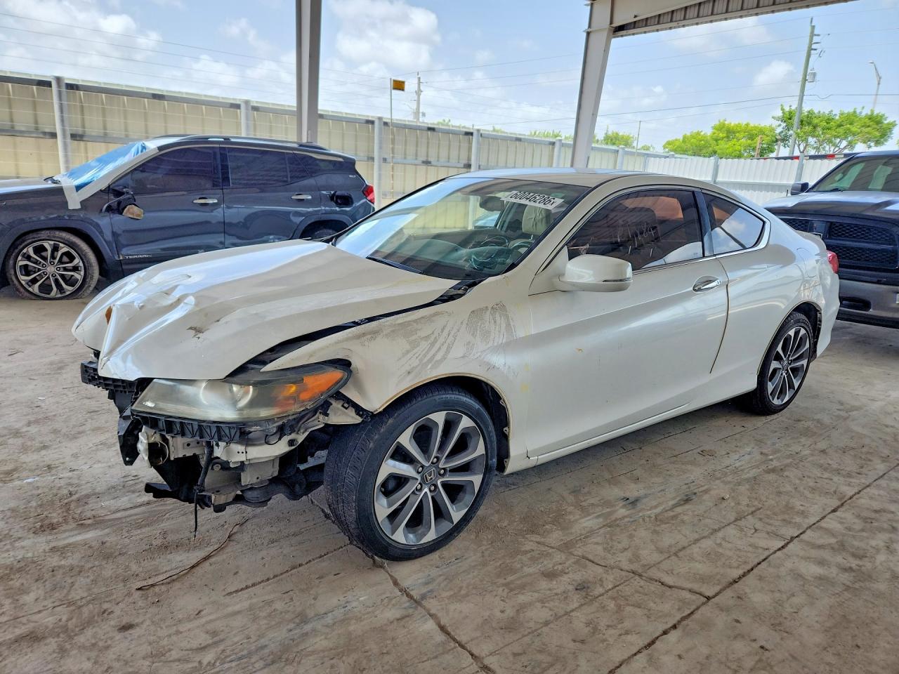 2015 Honda Accord Exl White vin: 1HGCT2B83FA008908