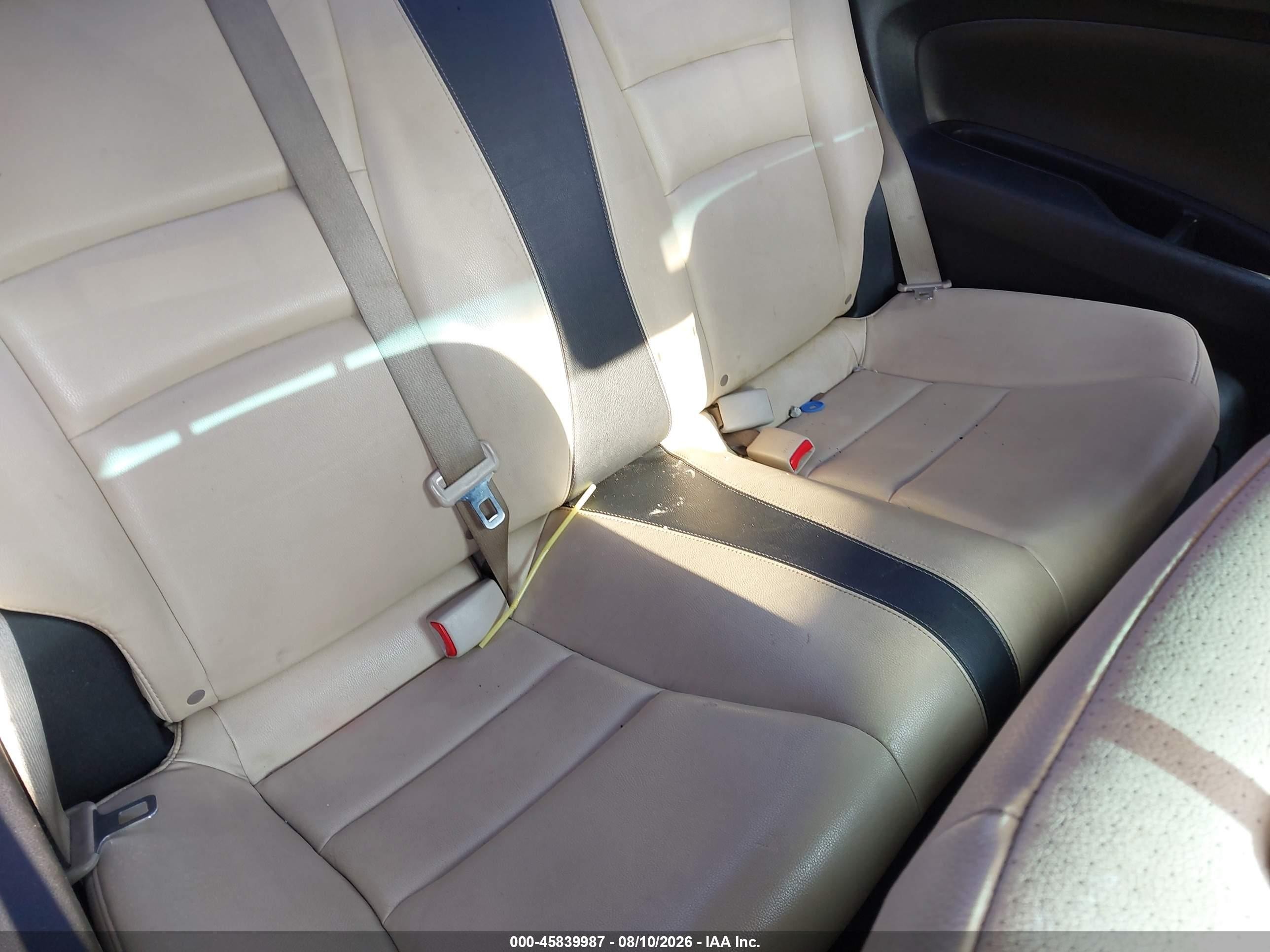 2014 Honda Accord Ex-l V-6 White vin: 1HGCT2B84EA000525