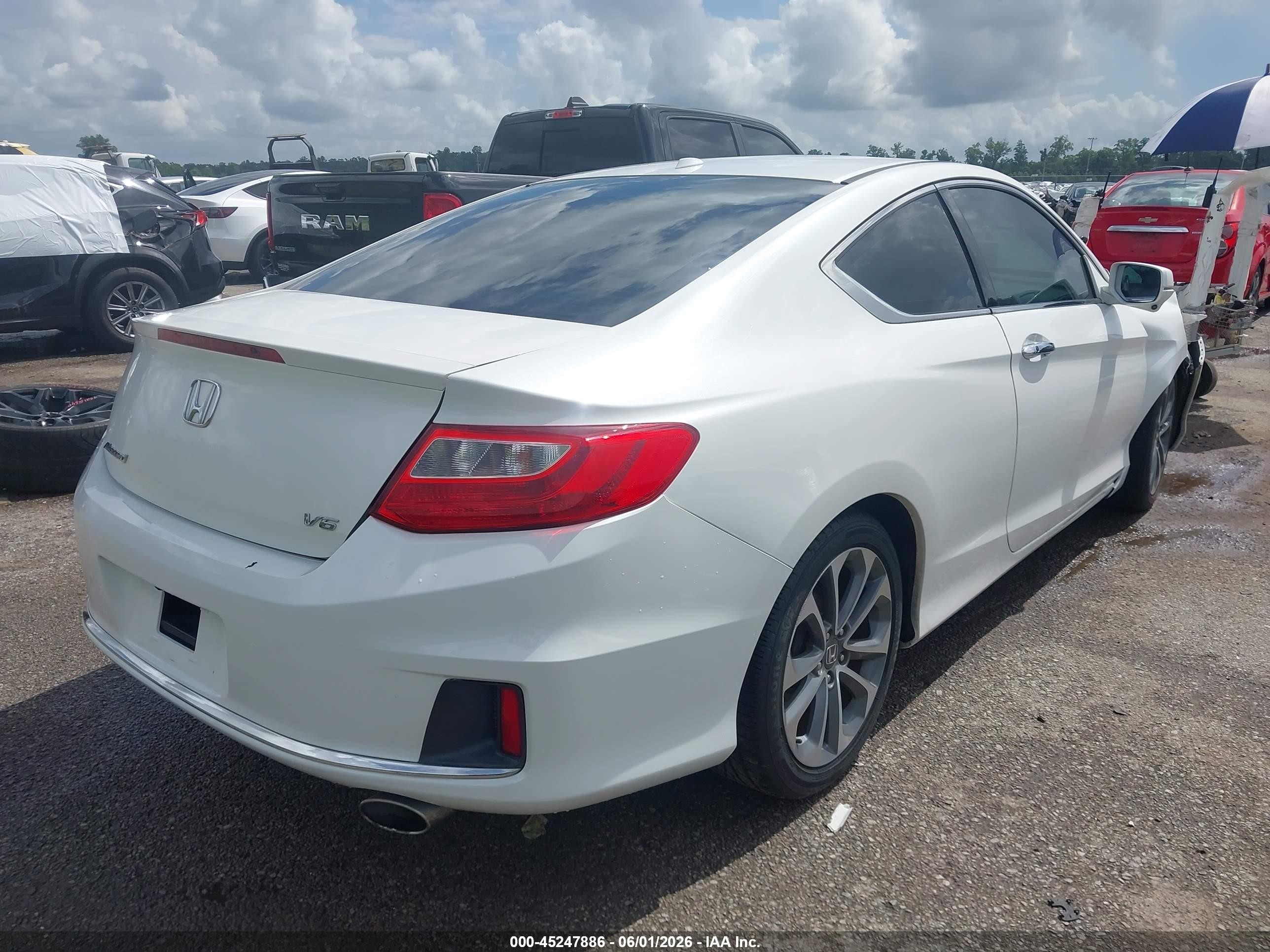 2015 Honda Accord Ex-l V-6 White vin: 1HGCT2B84FA008299
