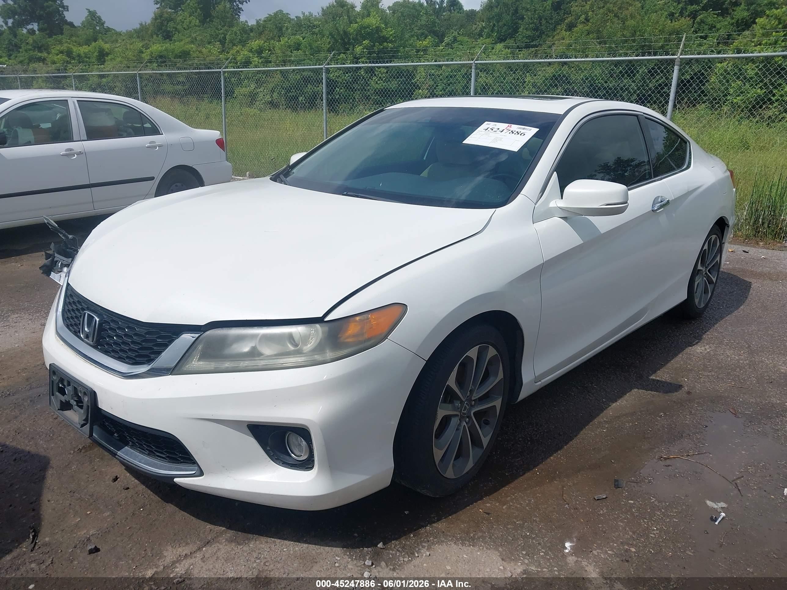 2015 Honda Accord Ex-l V-6 White vin: 1HGCT2B84FA008299