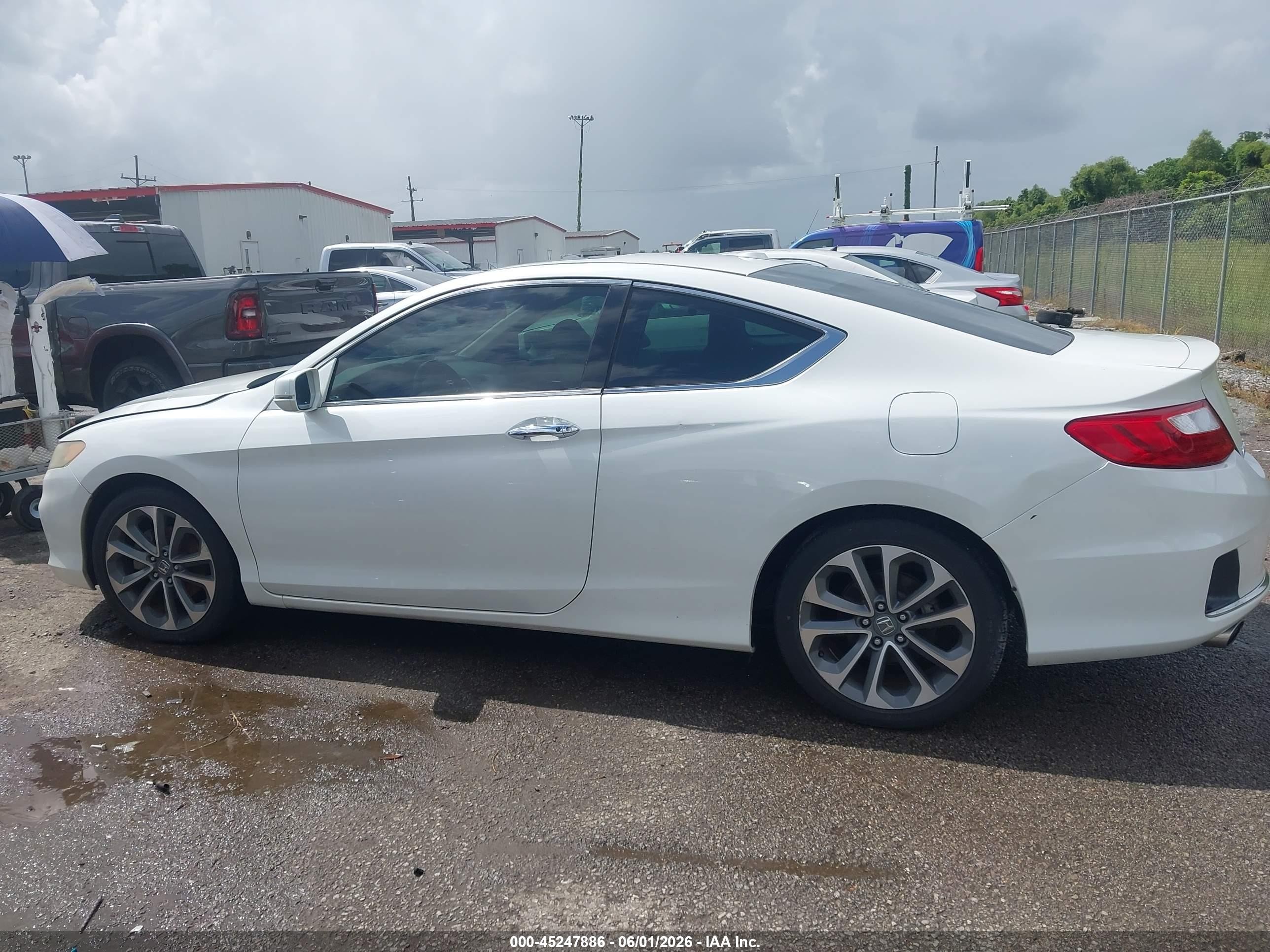 2015 Honda Accord Ex-l V-6 White vin: 1HGCT2B84FA008299