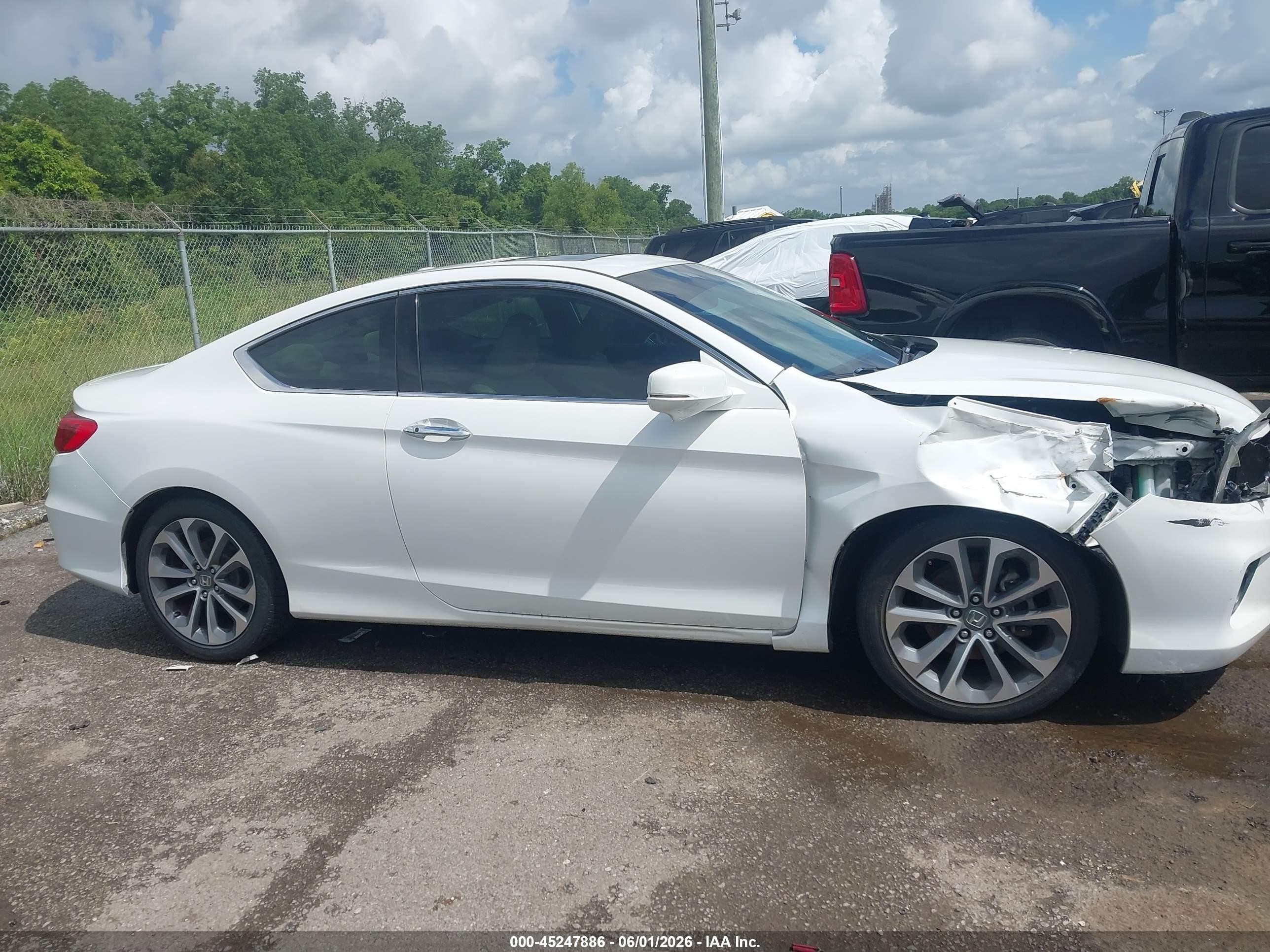 2015 Honda Accord Ex-l V-6 White vin: 1HGCT2B84FA008299