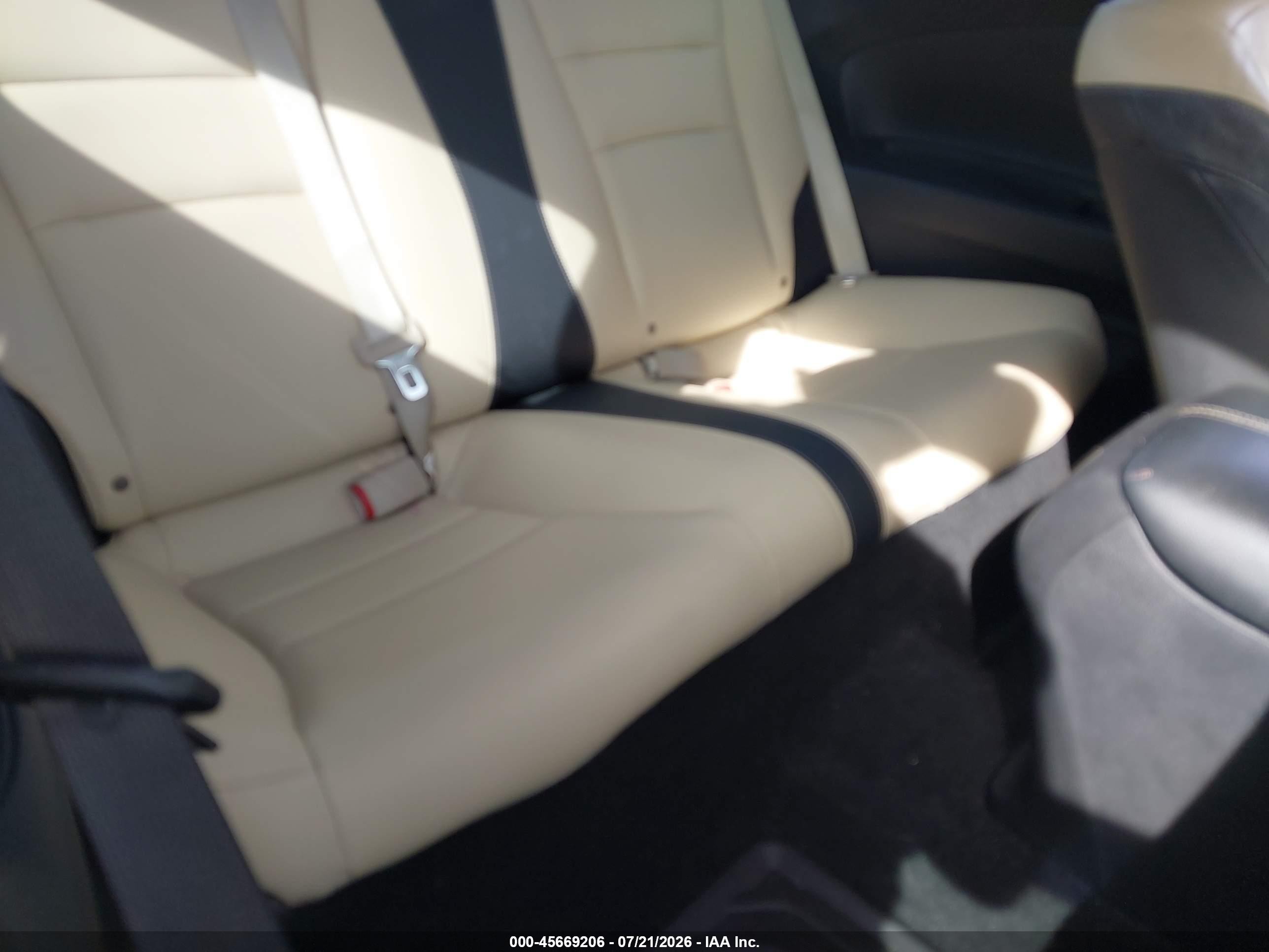 2015 Honda Accord Ex-l V-6 White vin: 1HGCT2B84FA008660