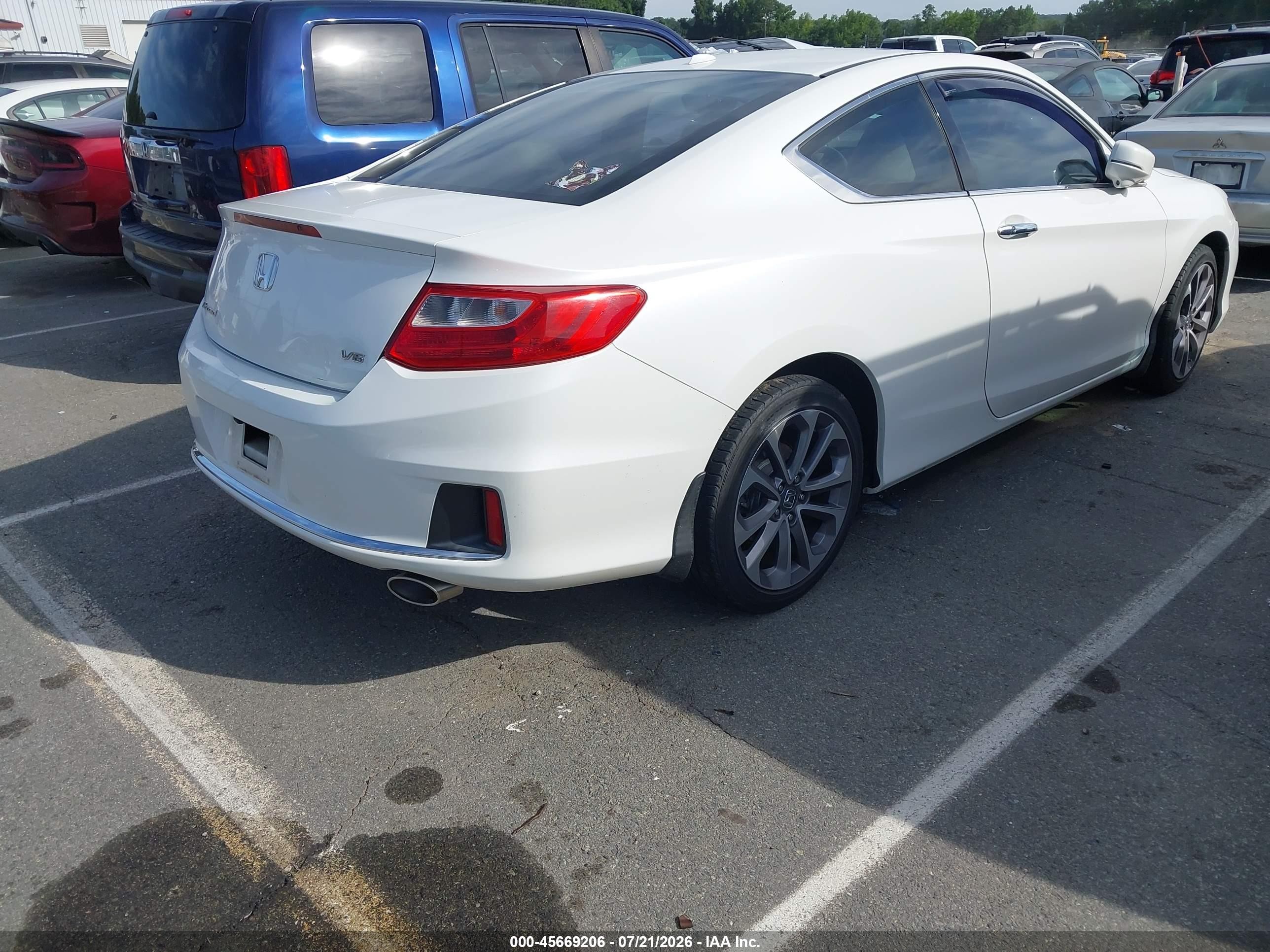 2015 Honda Accord Ex-l V-6 White vin: 1HGCT2B84FA008660
