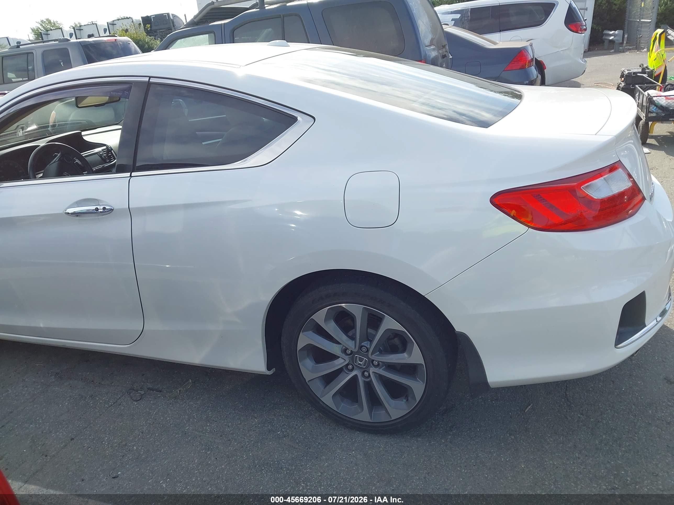 2015 Honda Accord Ex-l V-6 White vin: 1HGCT2B84FA008660
