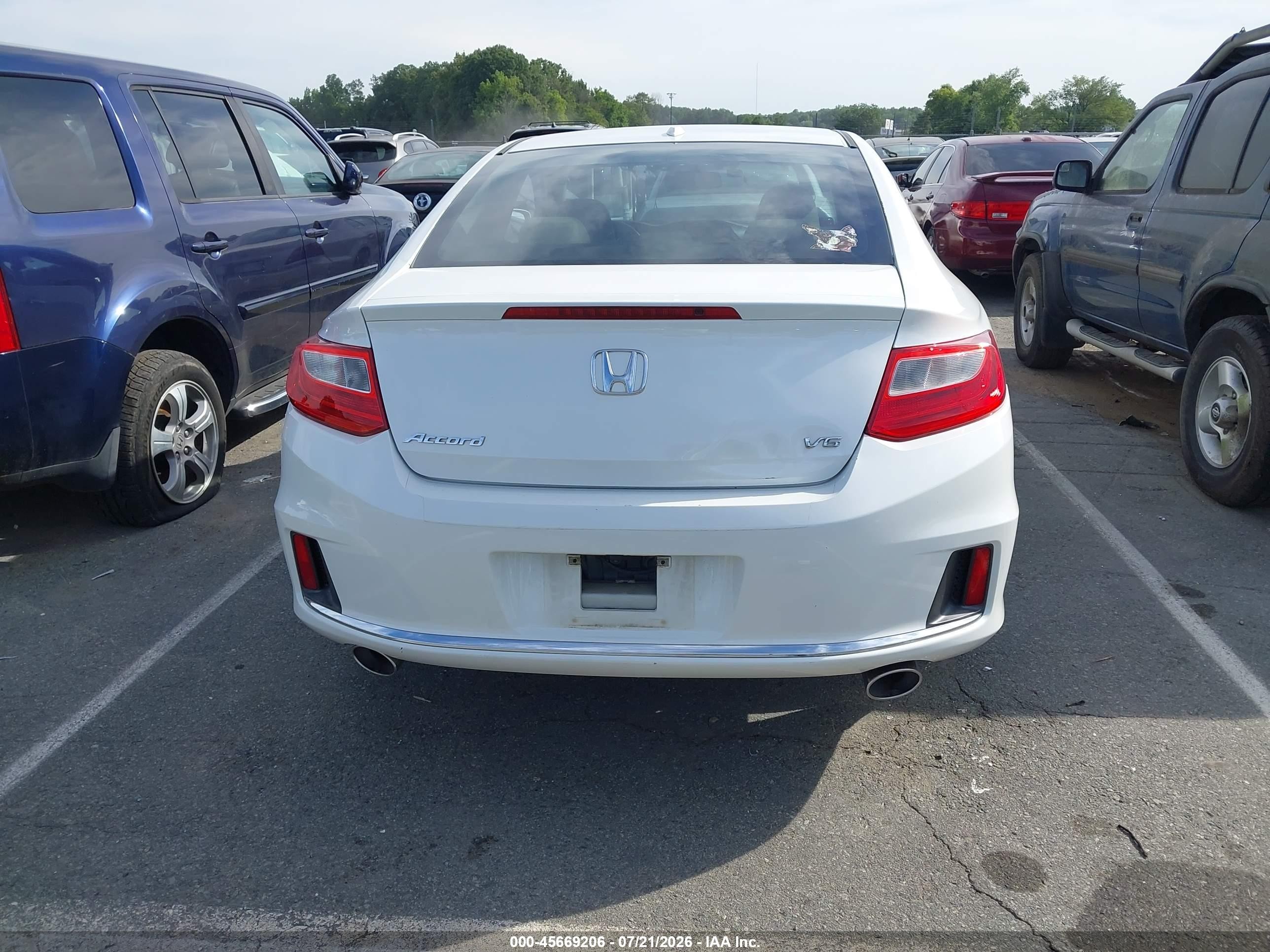 2015 Honda Accord Ex-l V-6 White vin: 1HGCT2B84FA008660