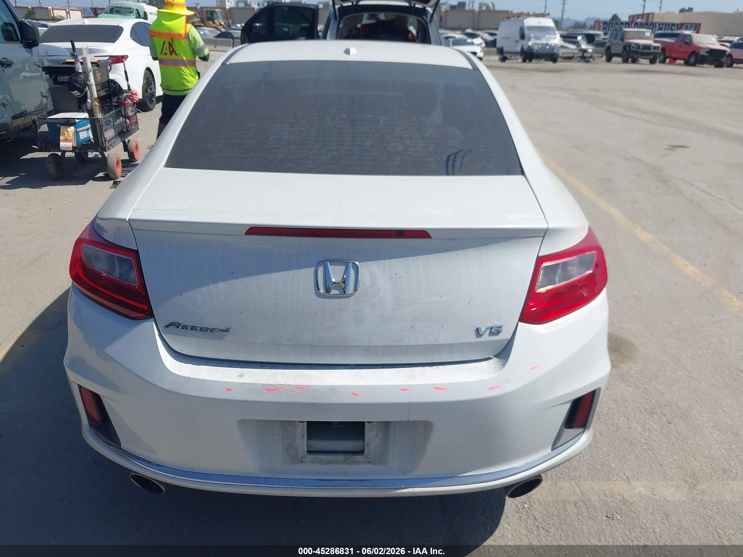 2013 Honda Accord Ex-l V-6 Белый vin: 1HGCT2B85DA000290