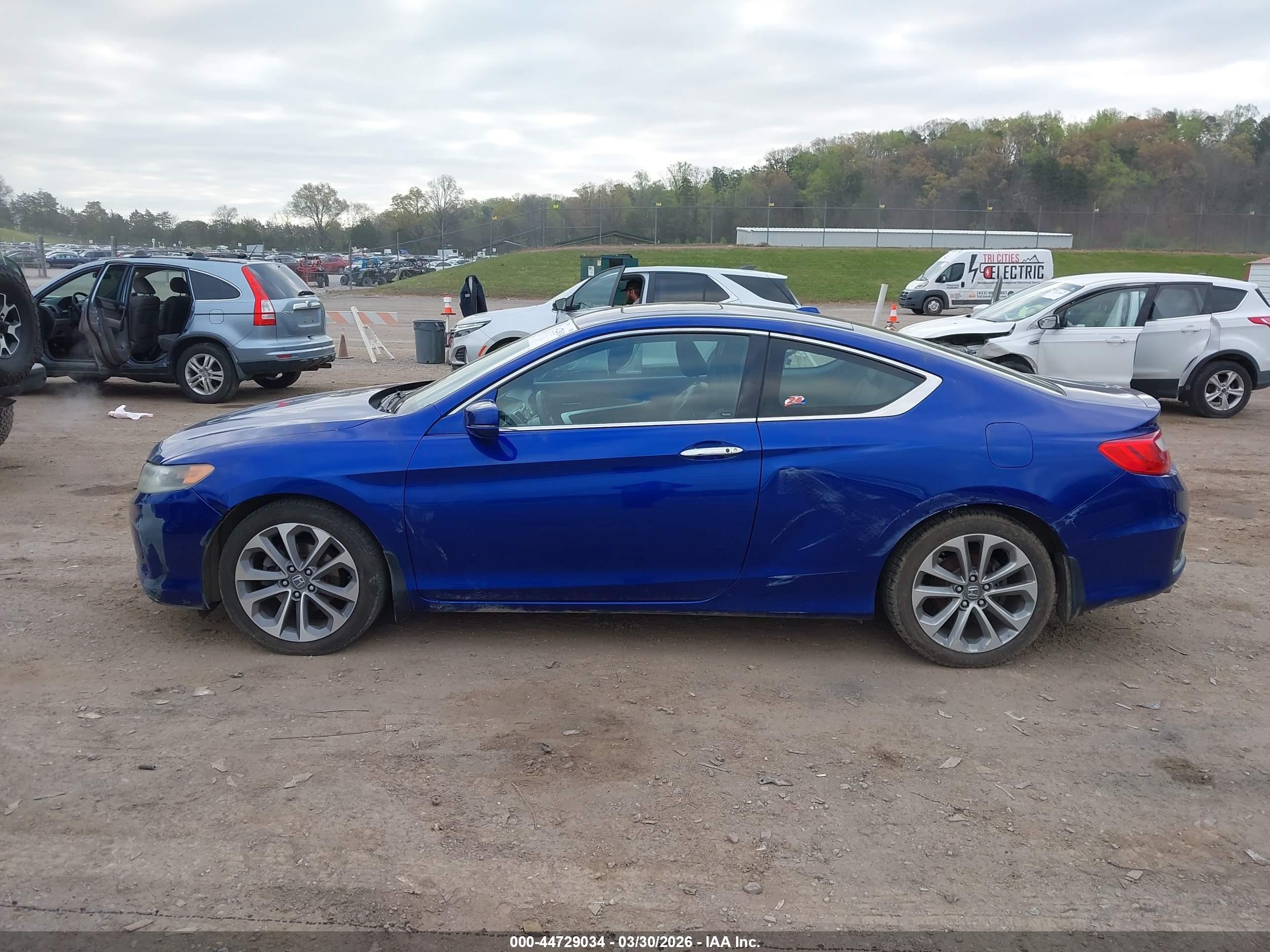 2014 Honda Accord Ex-l V-6 Blue vin: 1HGCT2B85EA003045