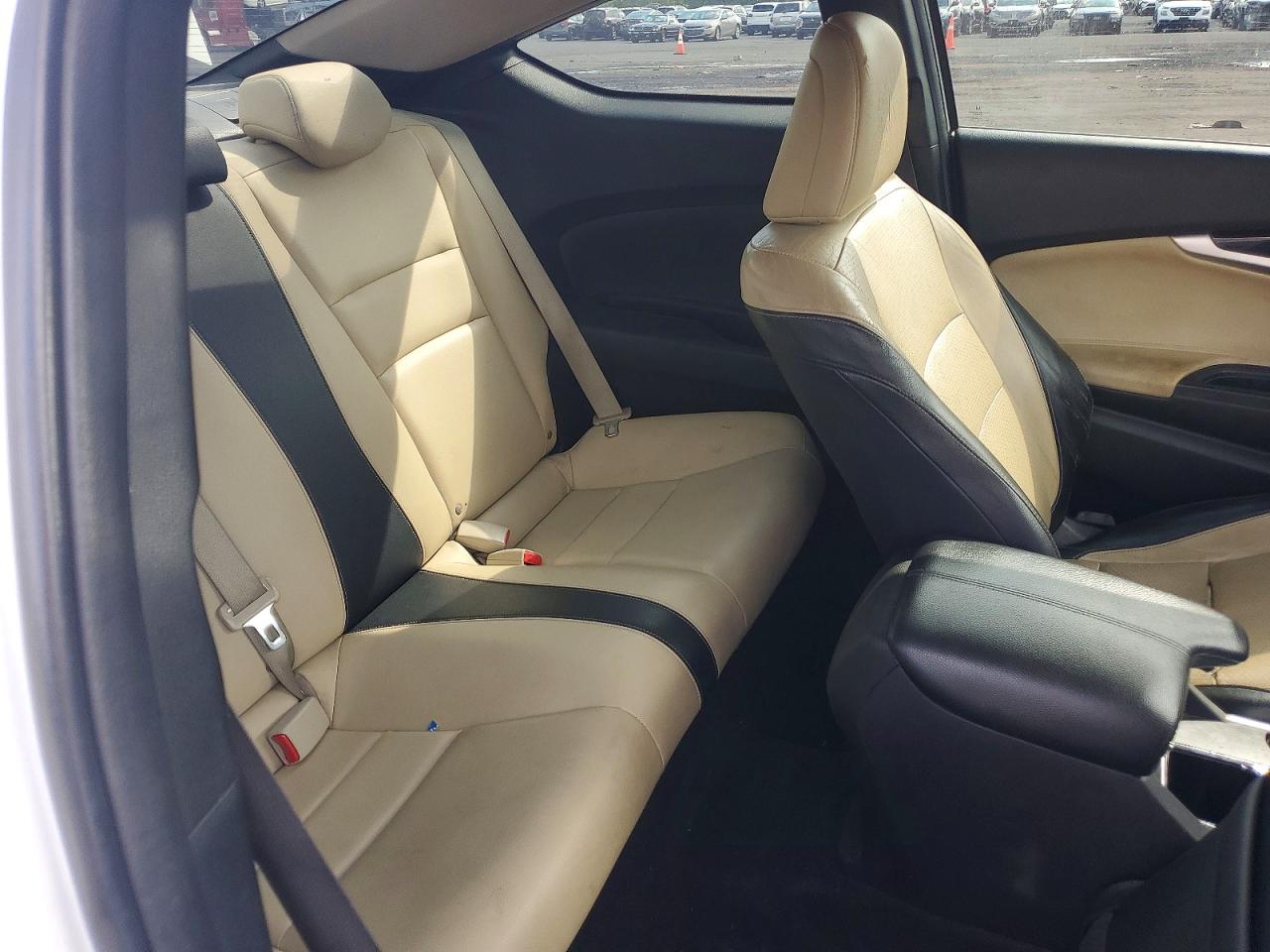 2015 Honda Accord Exl White vin: 1HGCT2B87FA003369