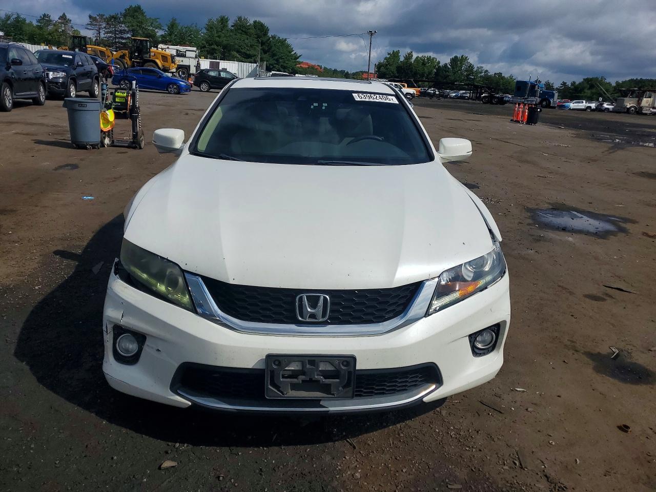 2015 Honda Accord Exl White vin: 1HGCT2B87FA003369